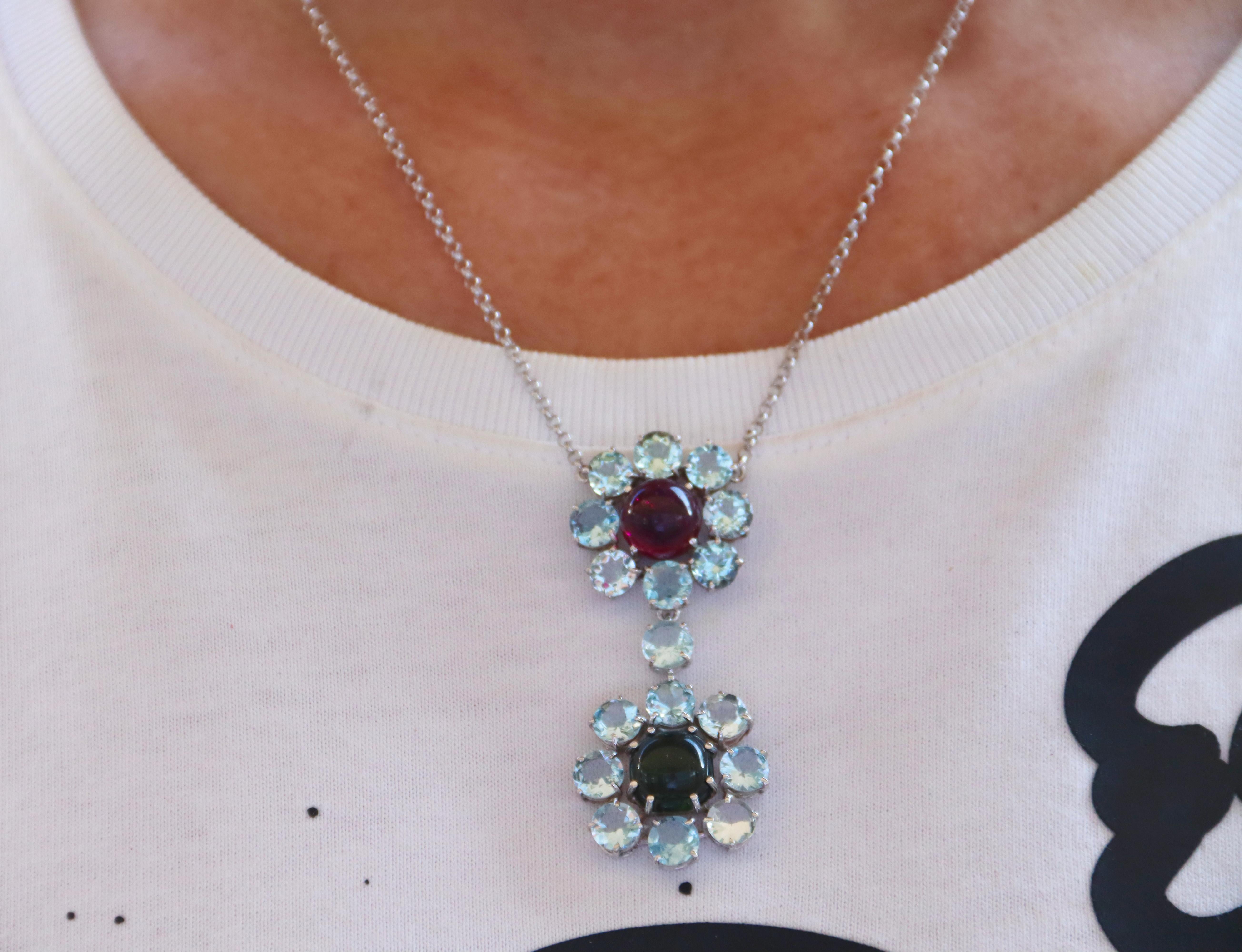 Collana con ciondolo in oro bianco 18 carati con acquamarina e tormalina in vendita 1
