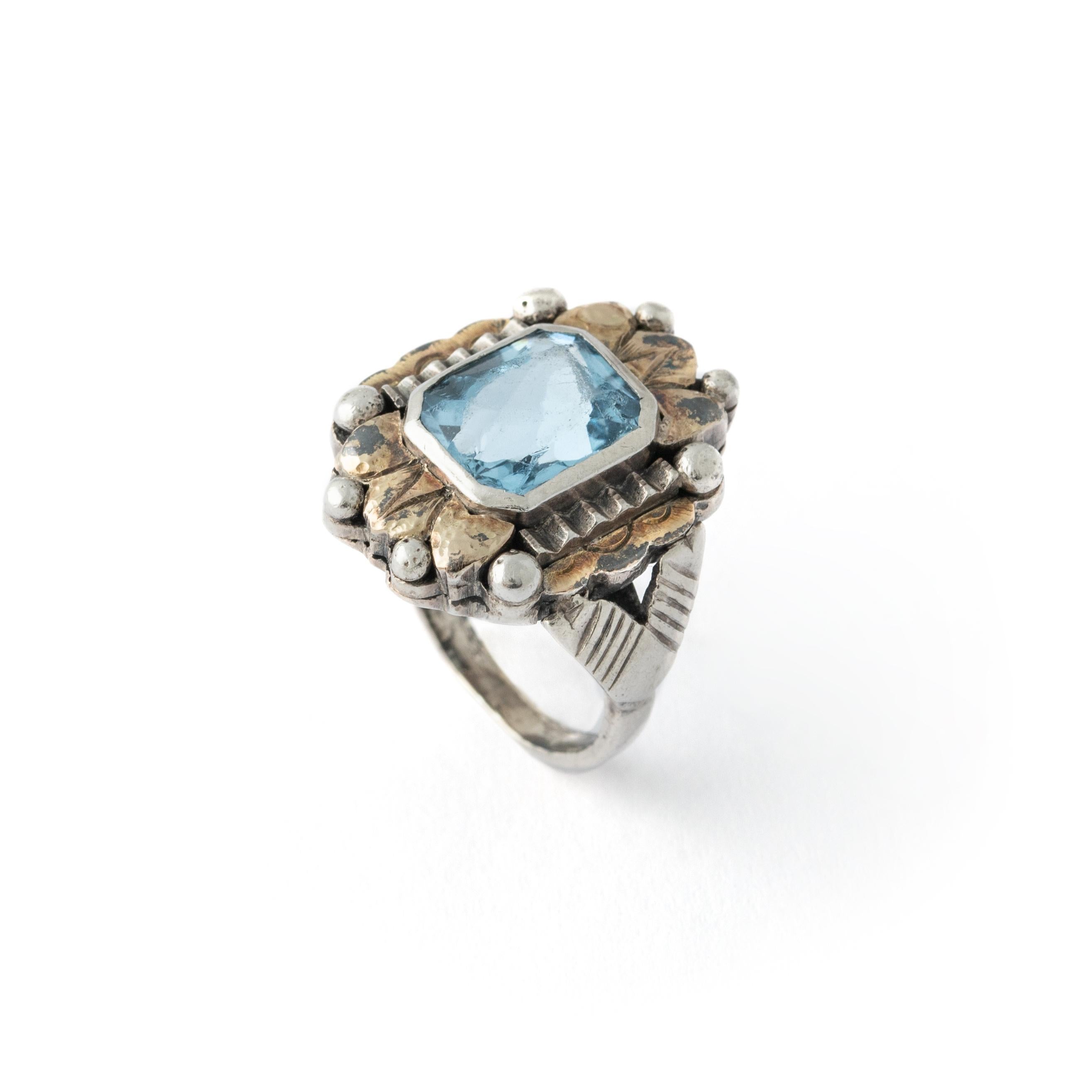 Aquamarine Vintage Silver Ring.
Late 20th Century.
Ring Size: approximately 5.

Total weight: 7.21 grams.