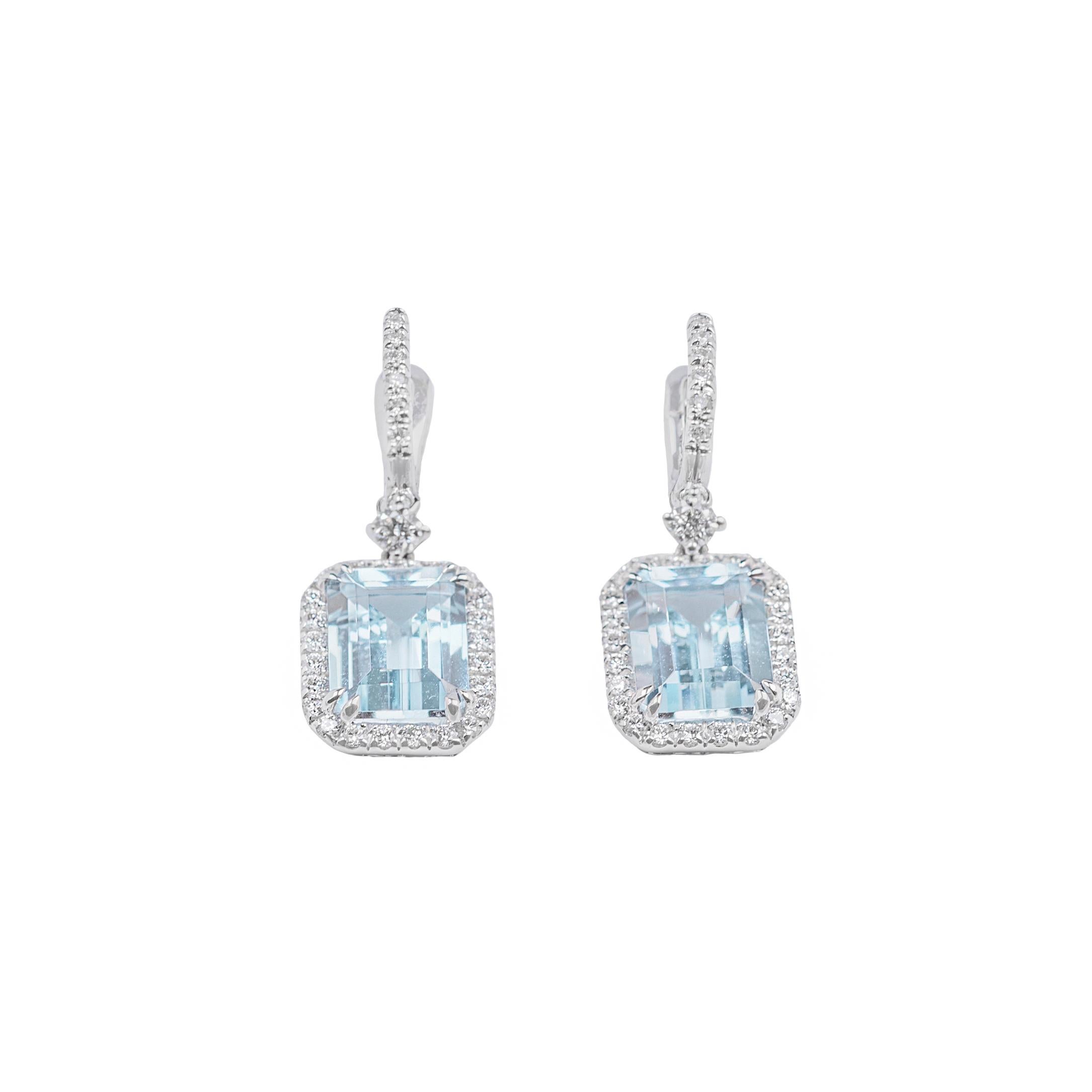 Contemporary Aquamarine White Diamonds and 18k White Gold Earrings