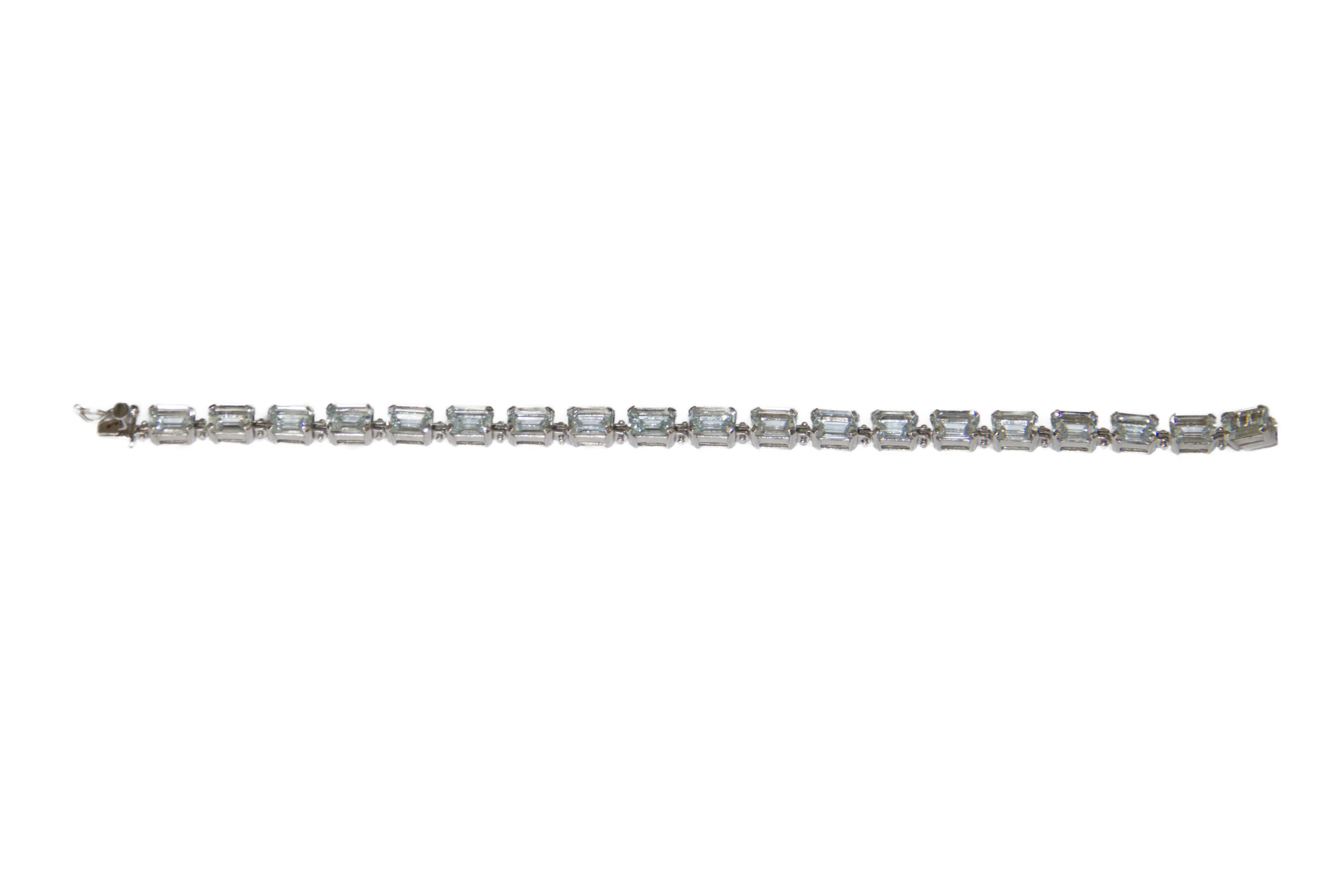 Taglio smeraldo Bracciale tennis in oro bianco 18 carati con acquamarina in vendita