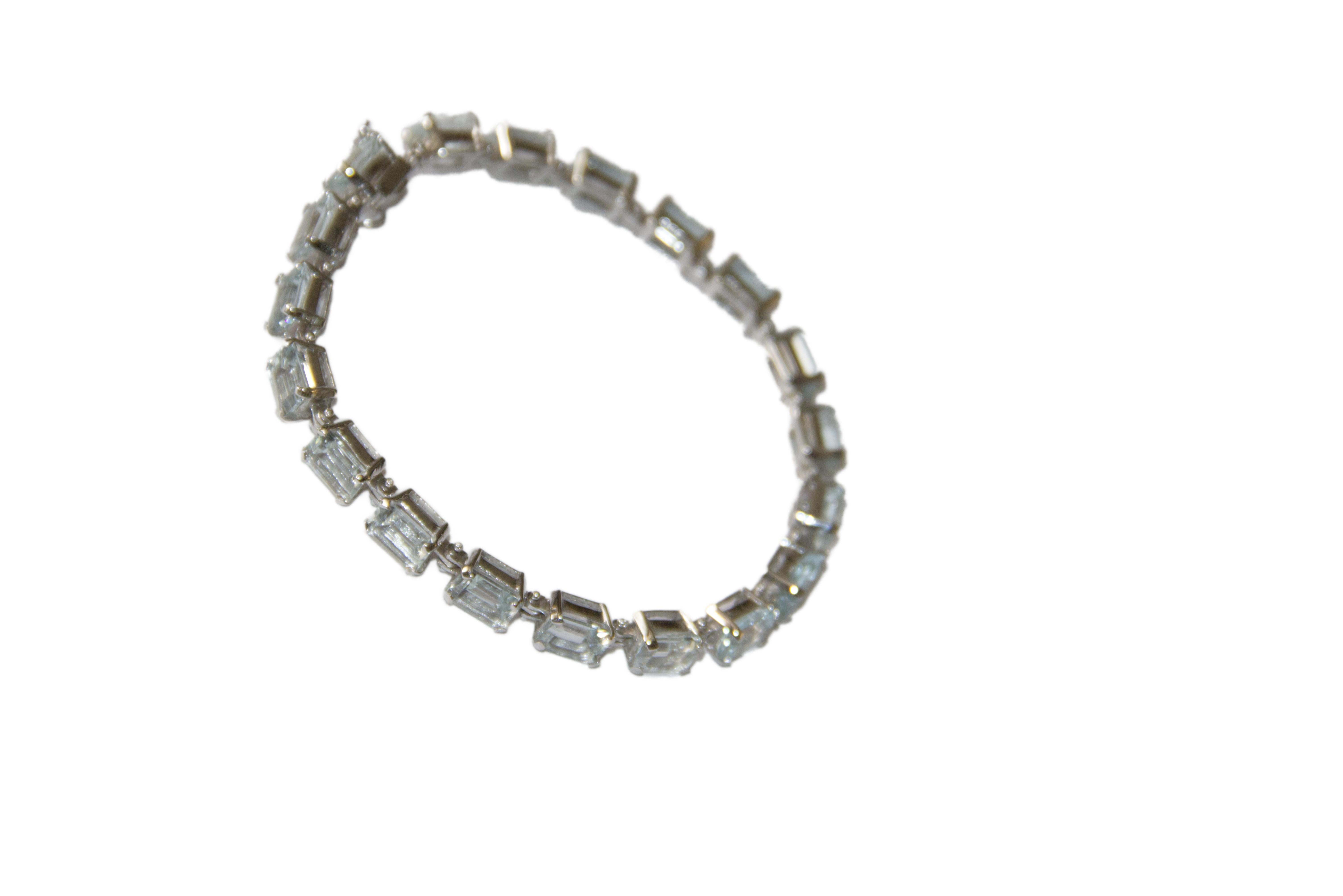 Bracciale tennis in oro bianco 18 carati con acquamarina in vendita 1