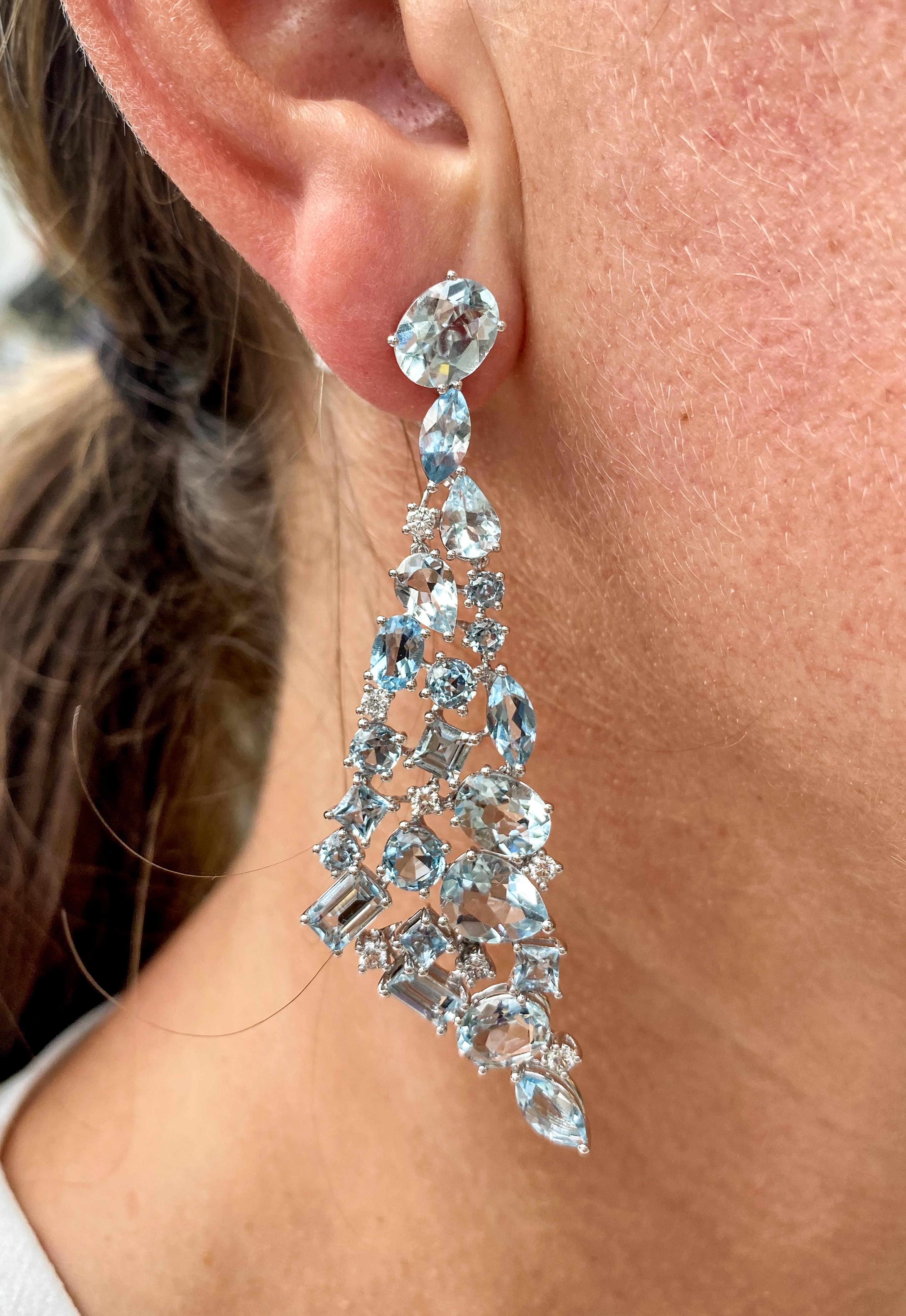 Aquamarine White Gold Chandelier Earrings by Etho Maria In New Condition In Greenwich, CT
