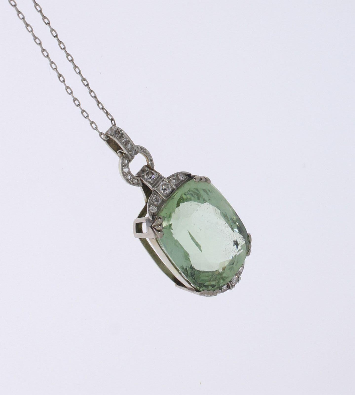 Aquamarine White Gold Pendant with Chain In Excellent Condition For Sale In Berlin, DE