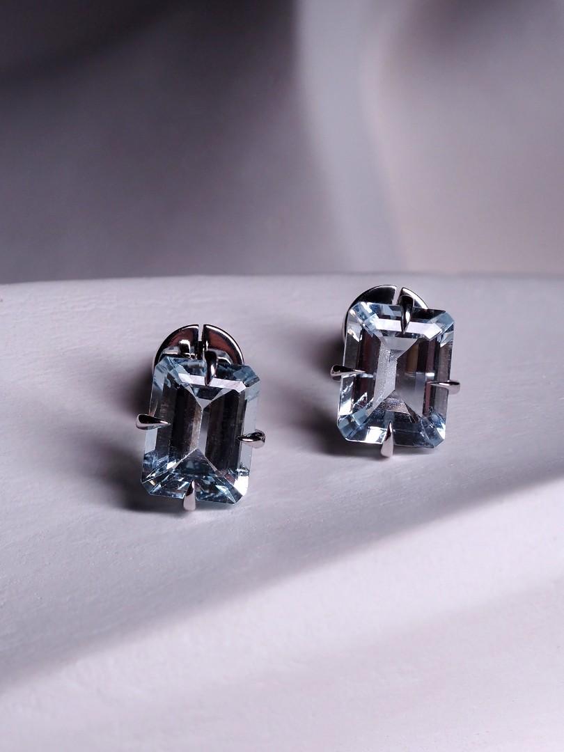 Women's or Men's Aquamarine White Gold Stud Earrings Light Blue Beryl Octagon Cut Brazilian Gems For Sale