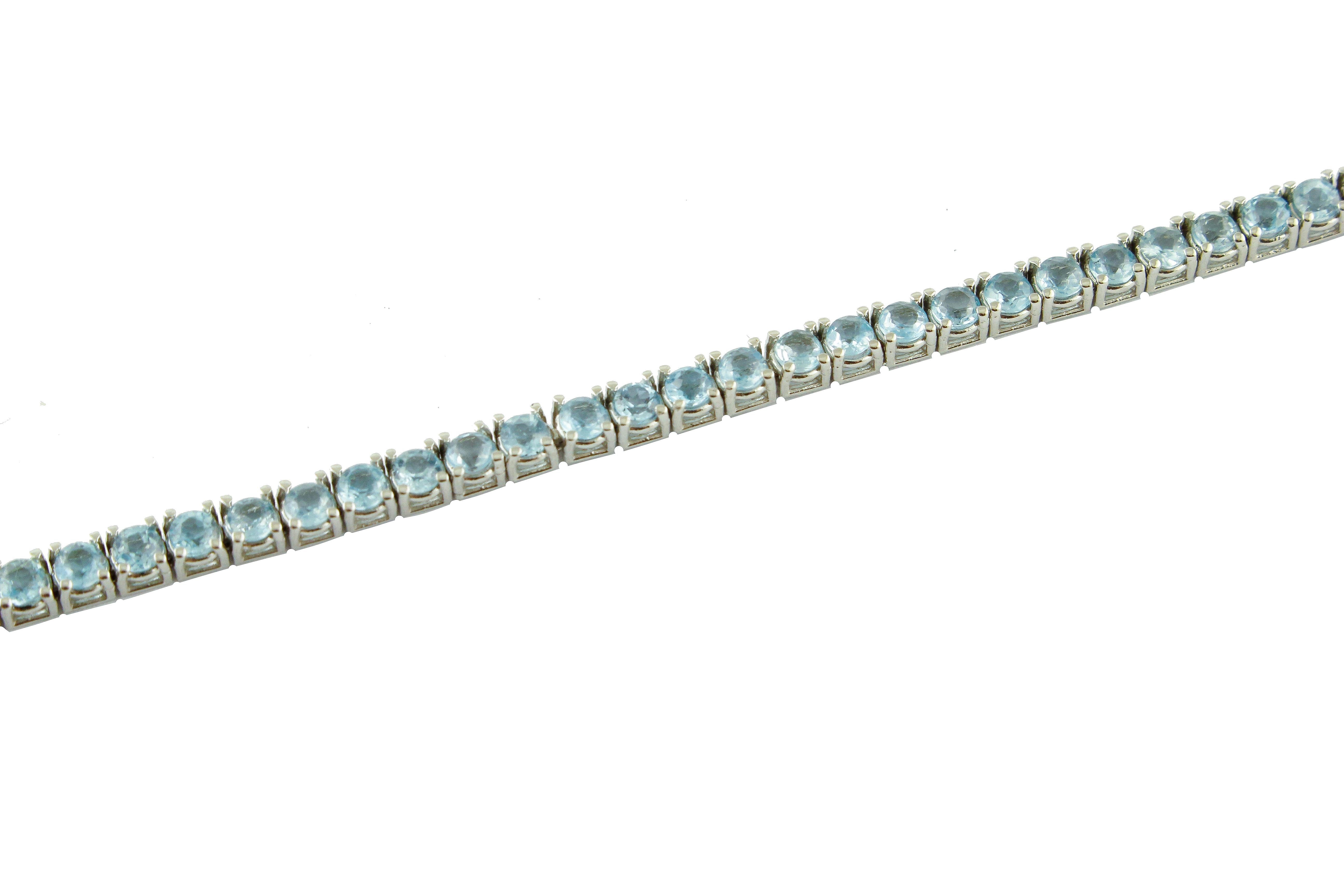 Wonderful tennis bracelet in 14K white gold mounted with fabulous aquamarines
Aquamarine 6 ct 
Total Weight 8.40 g 
R.F + gief
Length 18 cm 
