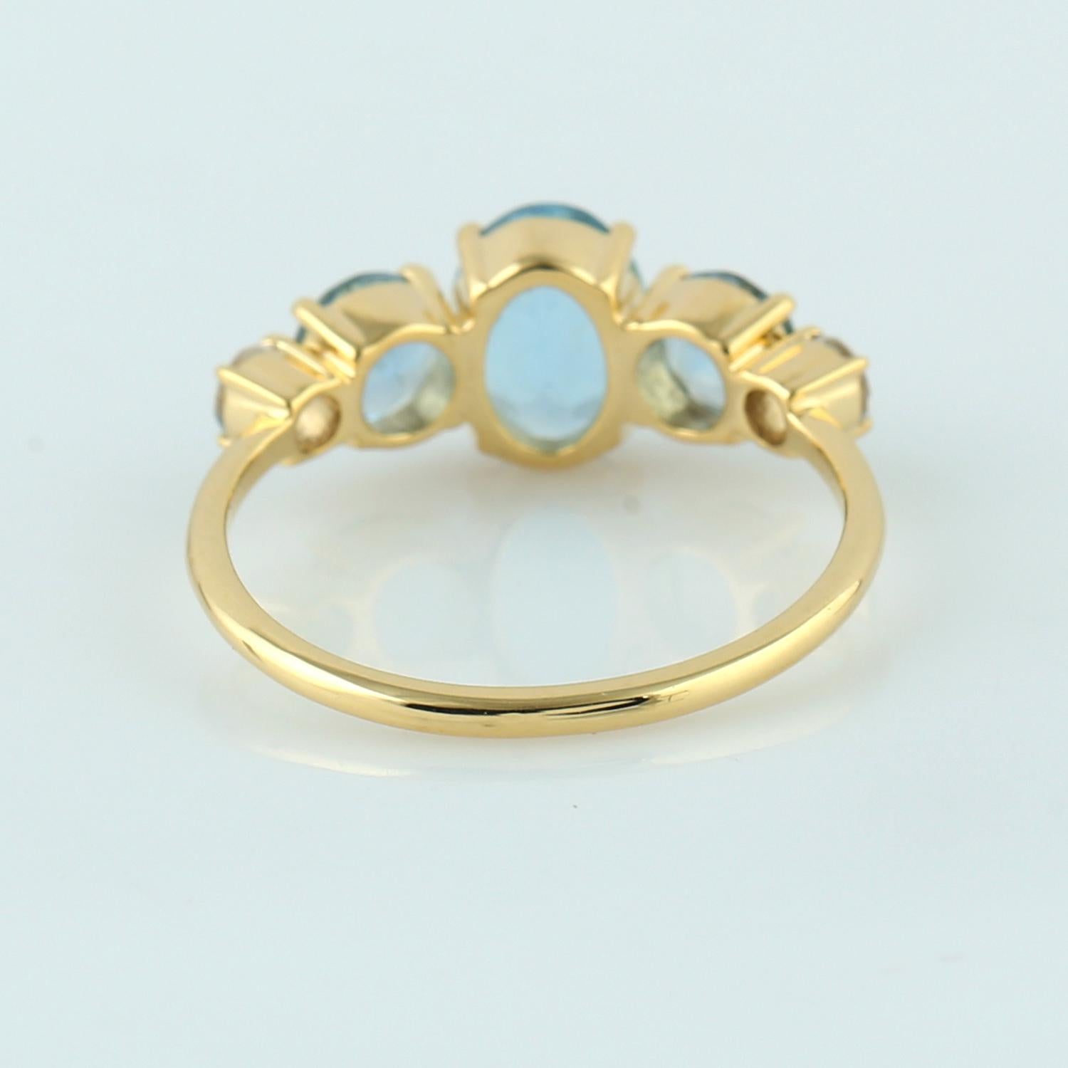 Mixed Cut Aquamarine & White Sapphire Ring Made In 18K Yellow Gold For Sale