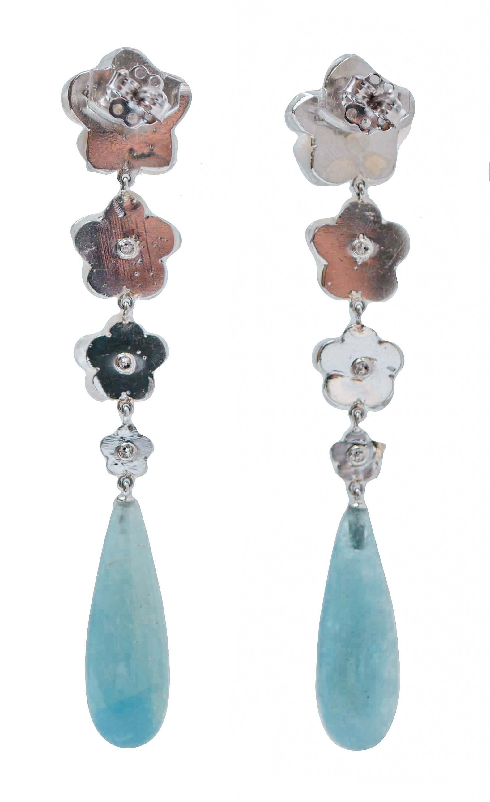 Rétro Aigue-marine, pierres blanches, diamants, platine Boucles d'oreilles pendantes. en vente