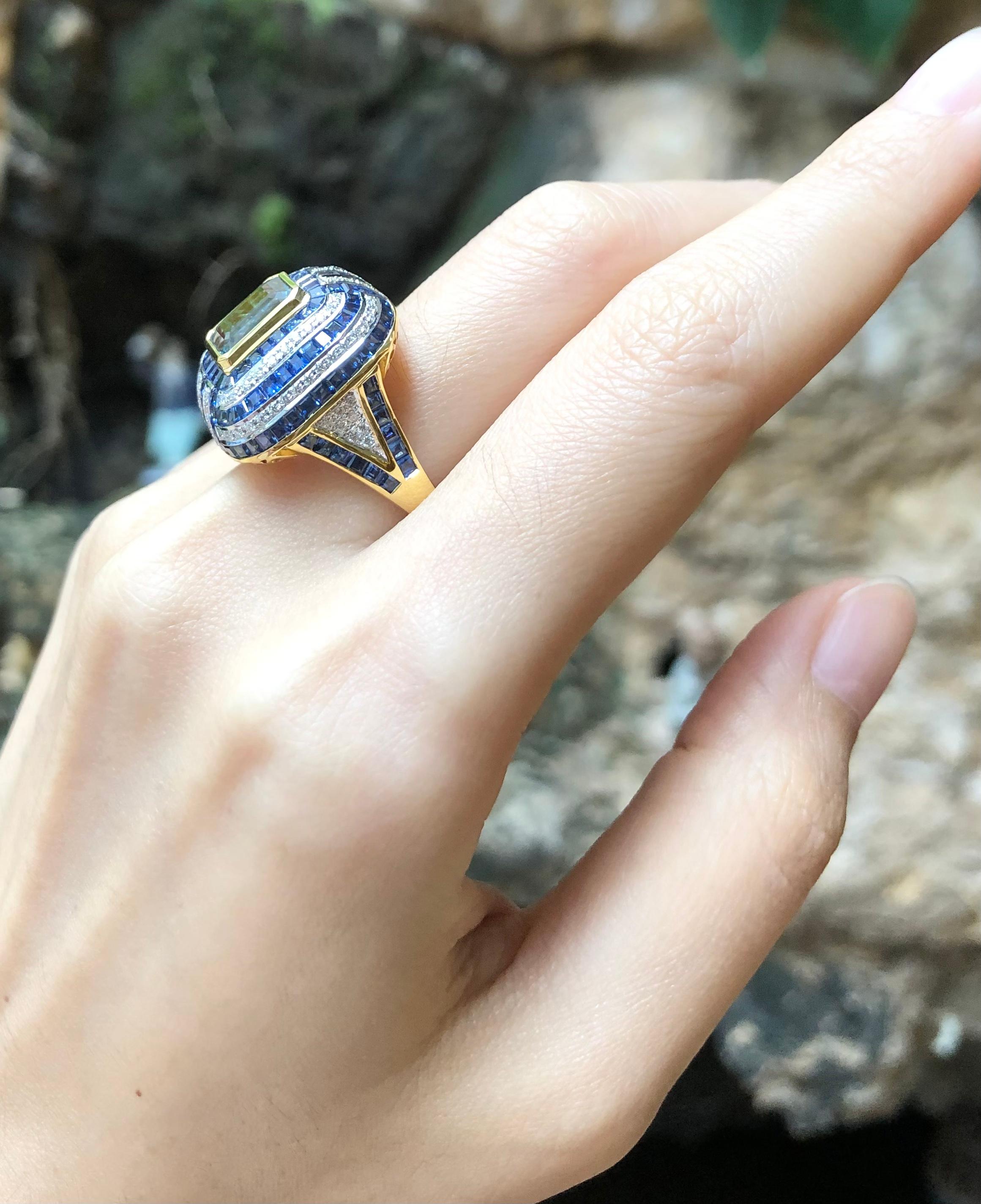 Ring mit Aquamarin mit blauem Saphir und Diamant in 18 Karat Goldfassung (Art déco) im Angebot