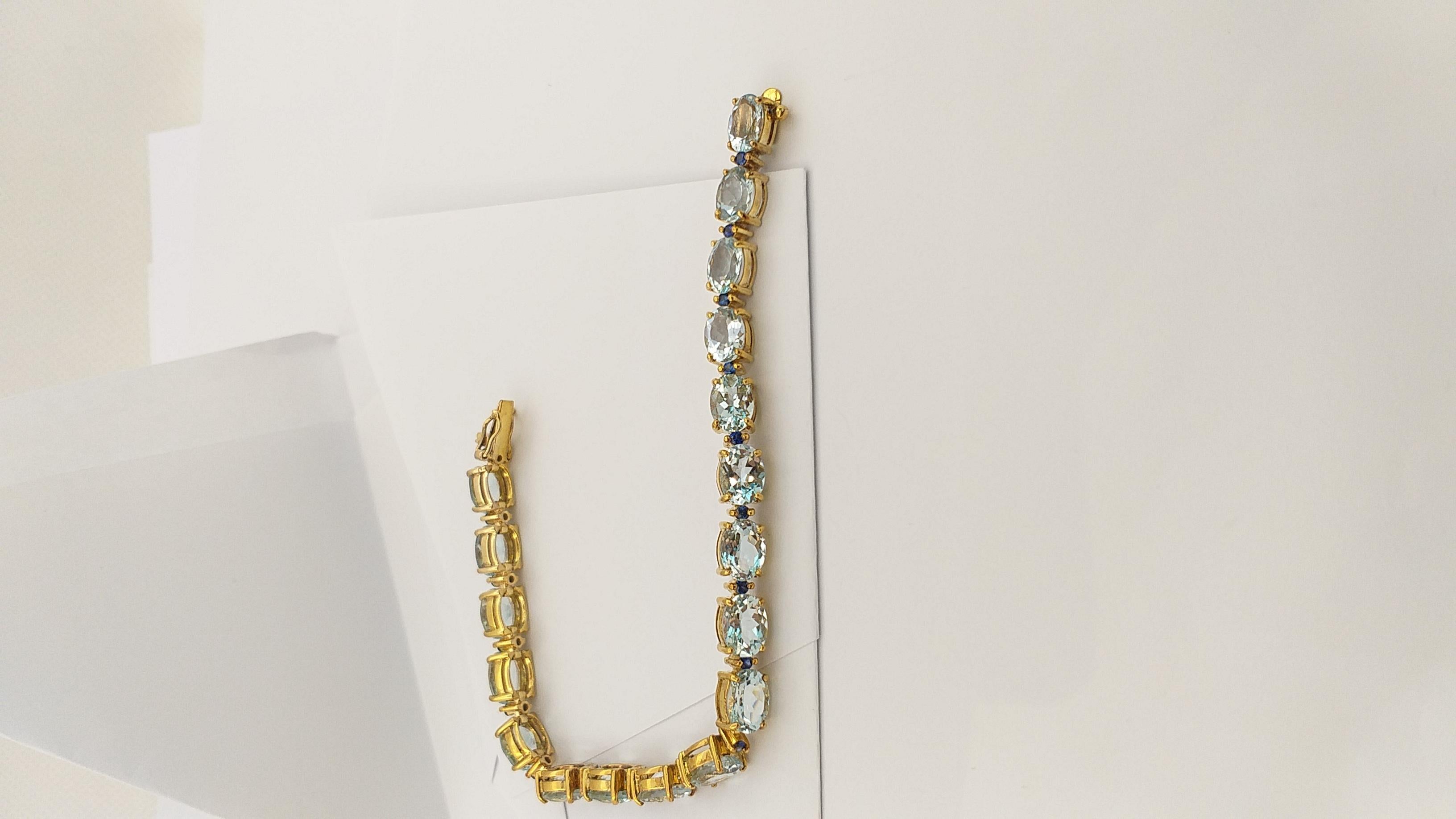 Aquamarine with Blue Sapphire Bracelet Set in 18 Karat Gold Settings For Sale 6