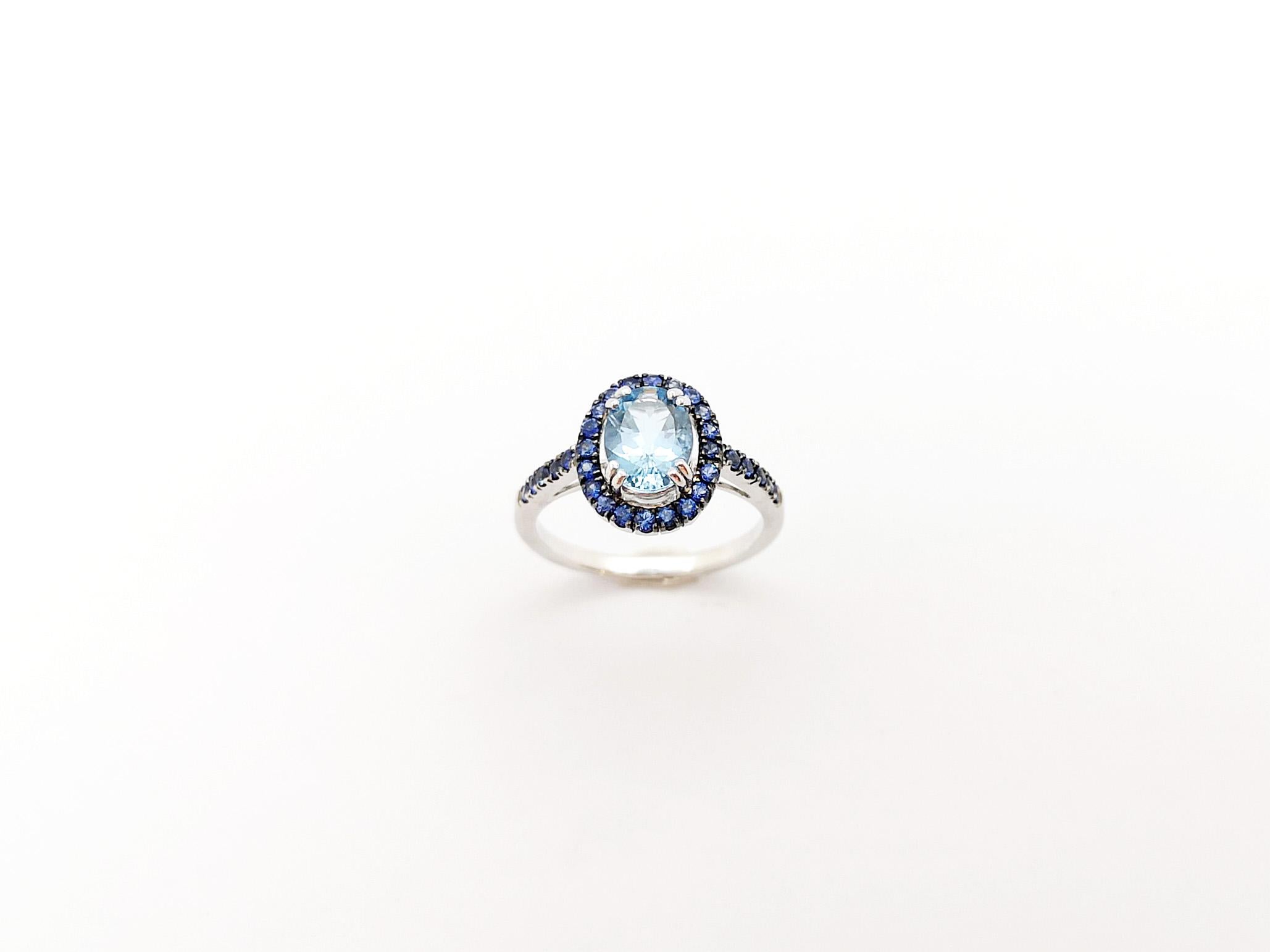 Aquamarine with Blue Sapphire Ring set in 18K White Gold Settings For Sale 8