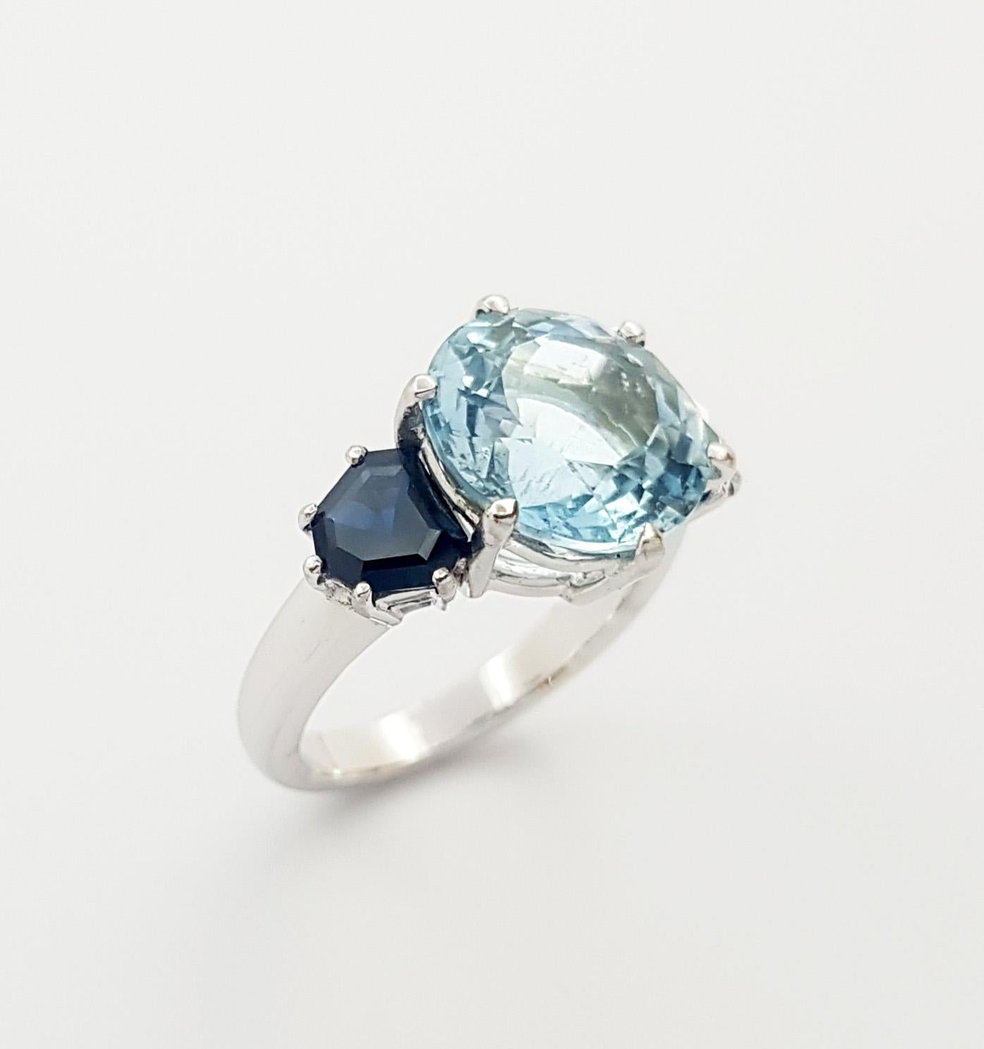 Aquamarine with Blue Sapphire Ring set in Platinum 900 settings For Sale 4