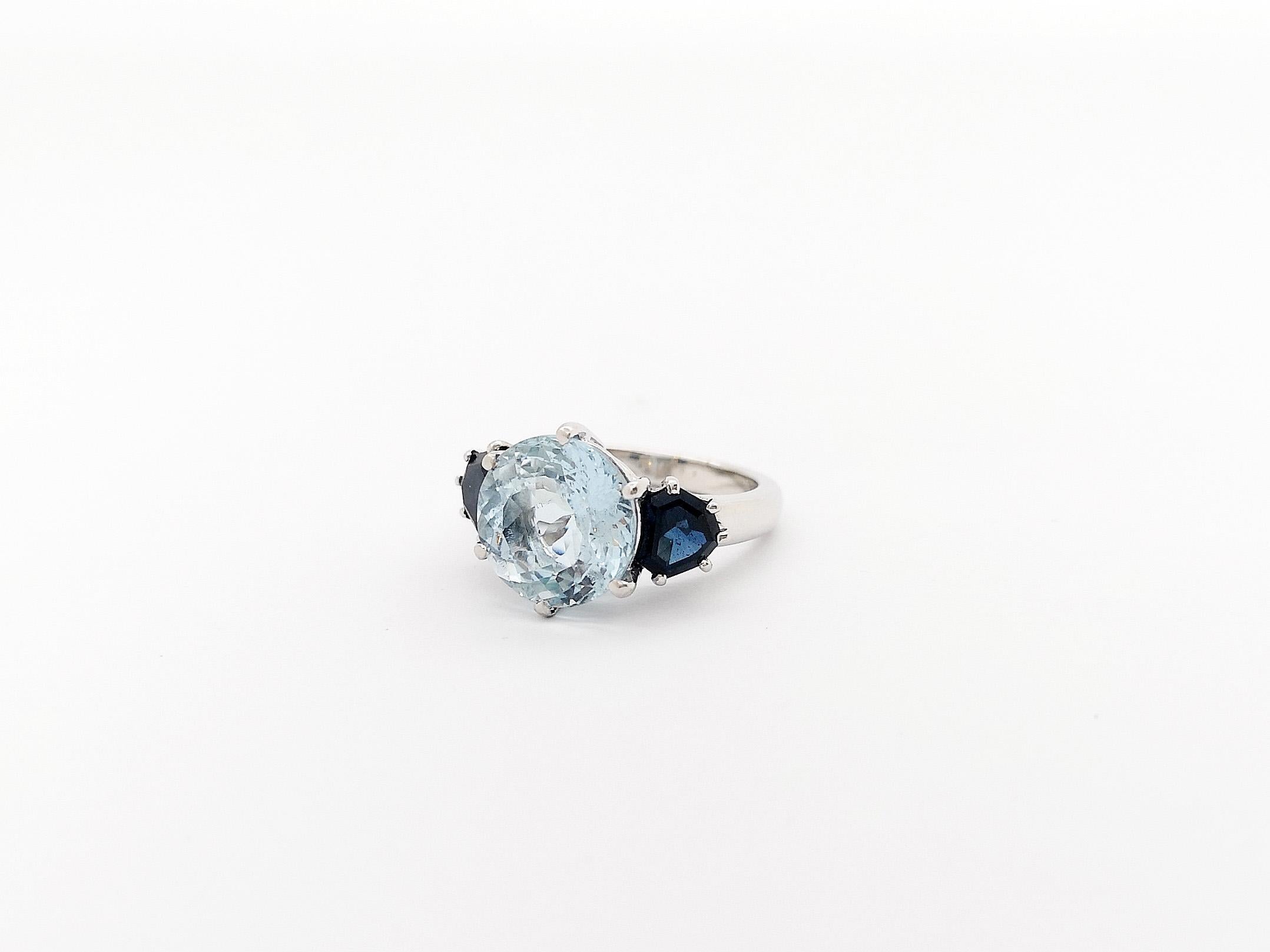 Aquamarine with Blue Sapphire Ring set in Platinum 900 settings For Sale 6