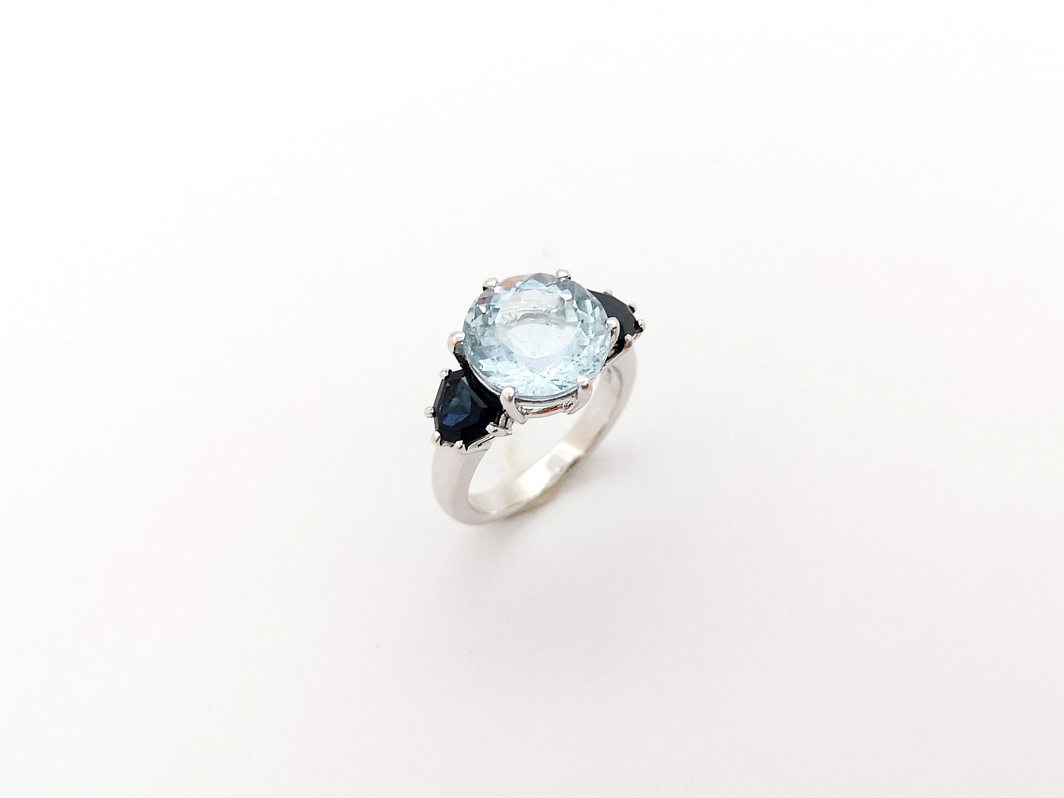 Aquamarine with Blue Sapphire Ring set in Platinum 900 settings For Sale 10