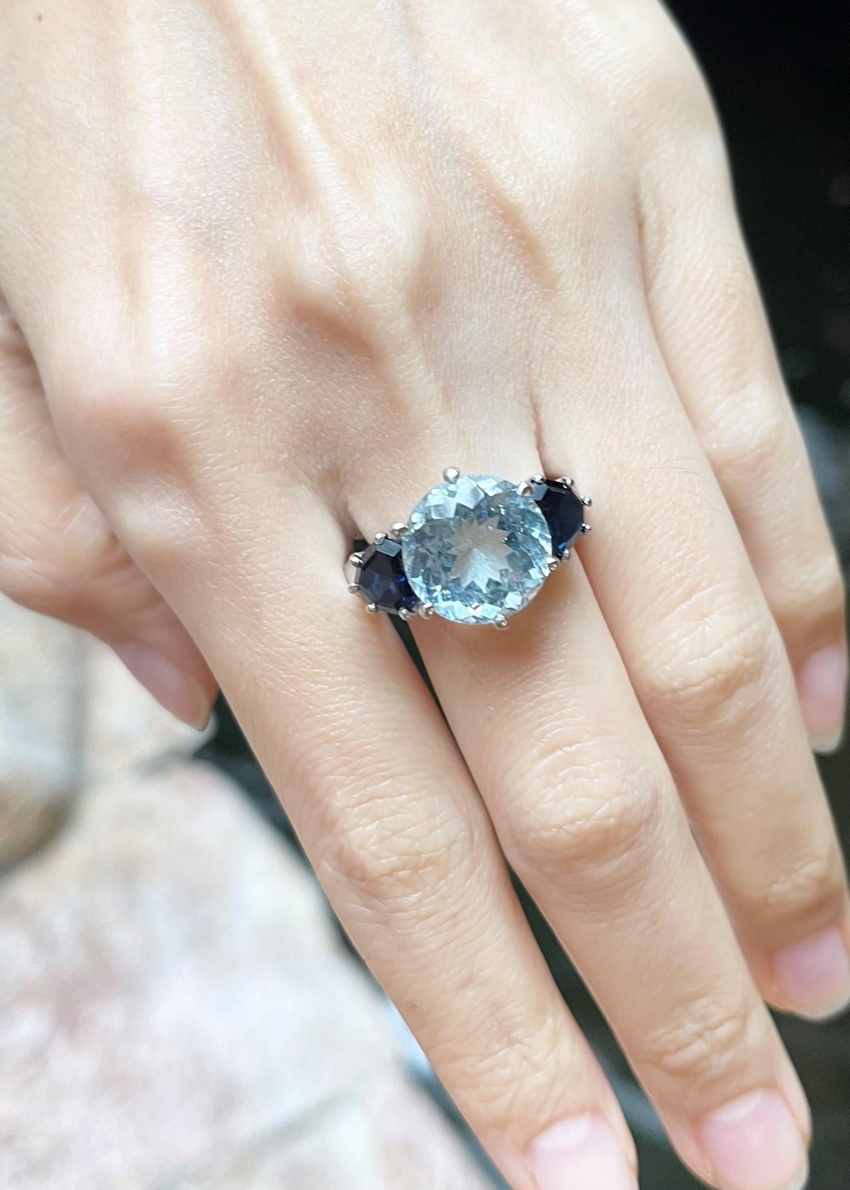 Aquamarine with Blue Sapphire Ring set in Platinum 900 settings In New Condition For Sale In Bangkok, TH