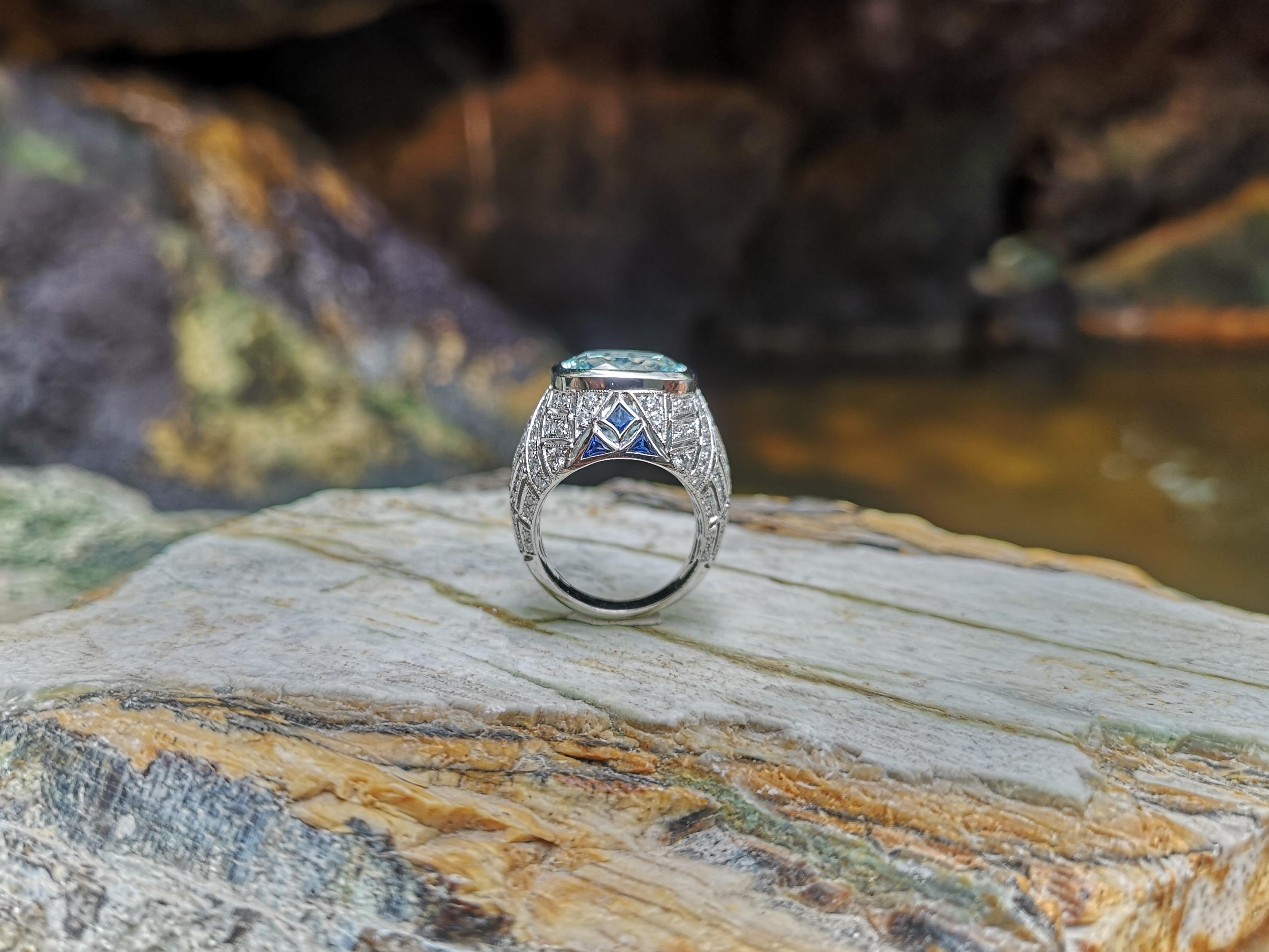 Aquamarine with Diamond and Blue Sapphire Ring in 18 Karat White Gold Settings For Sale 3