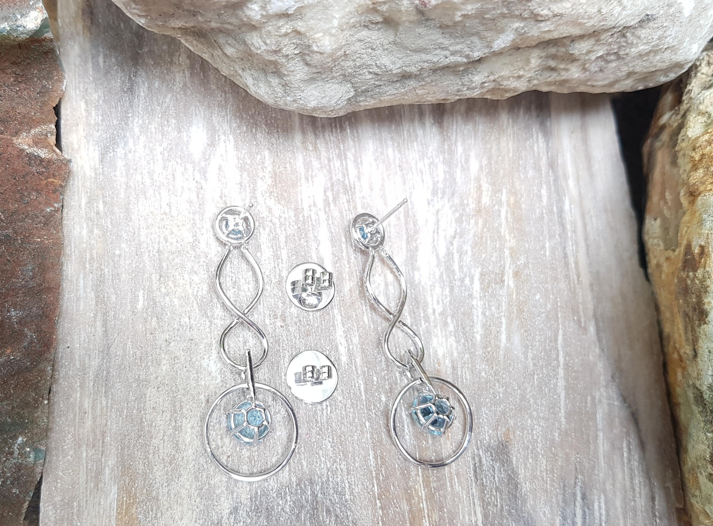 Round Cut Aquamarine with Diamond Earrings Set in 18 Karat White Gold Settings For Sale