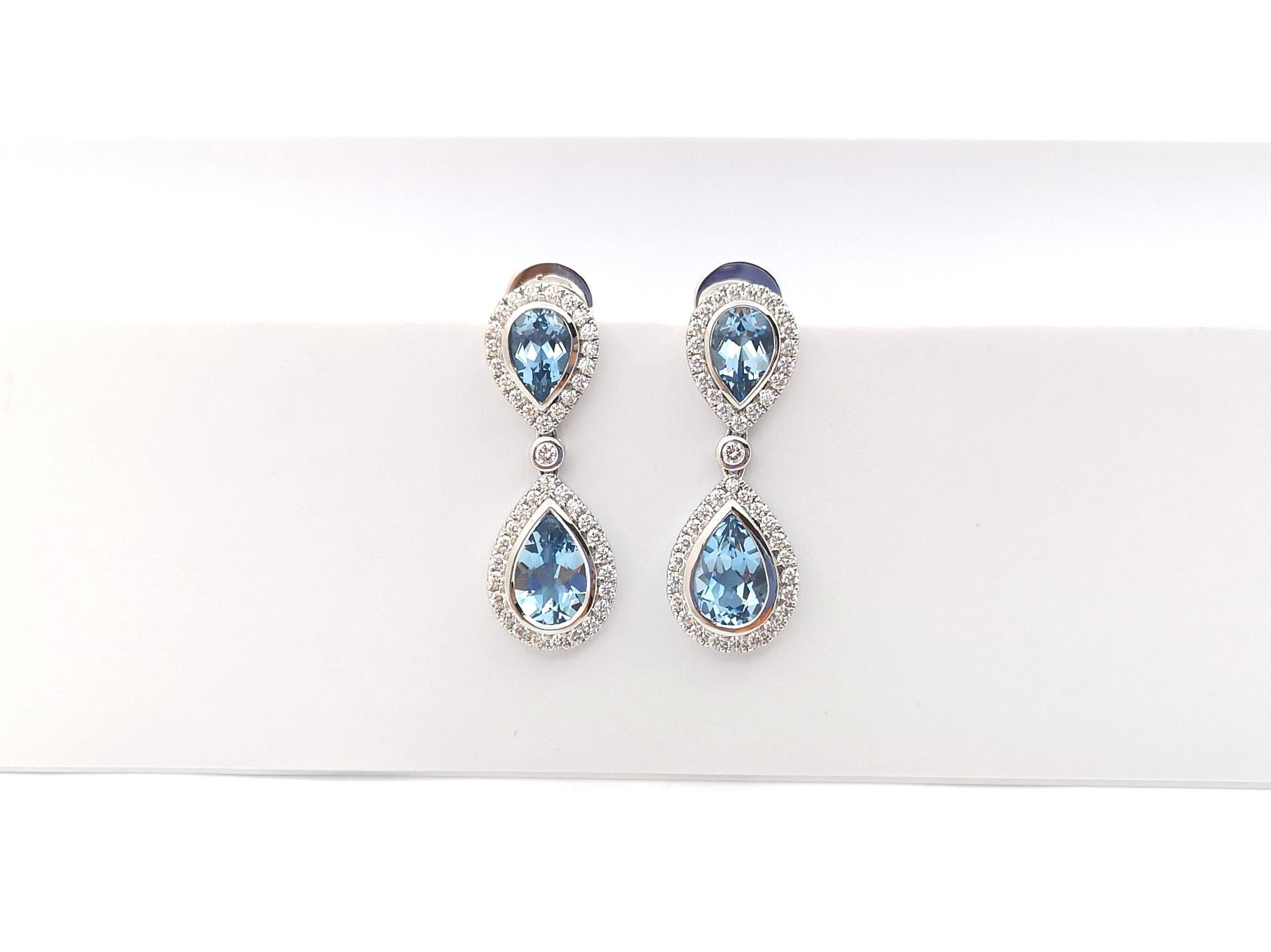 Aquamarine with Diamond Earrings set in 18K White Gold Settings In New Condition For Sale In Bangkok, TH