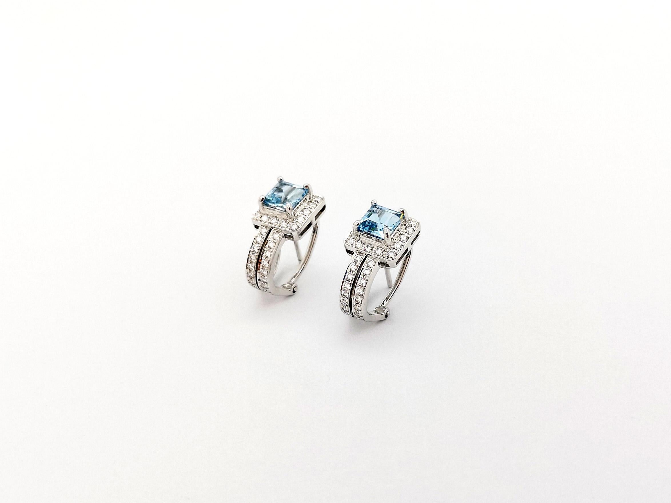 Aquamarine with Diamond Earrings set in 18K White Gold Settings In New Condition For Sale In Bangkok, TH