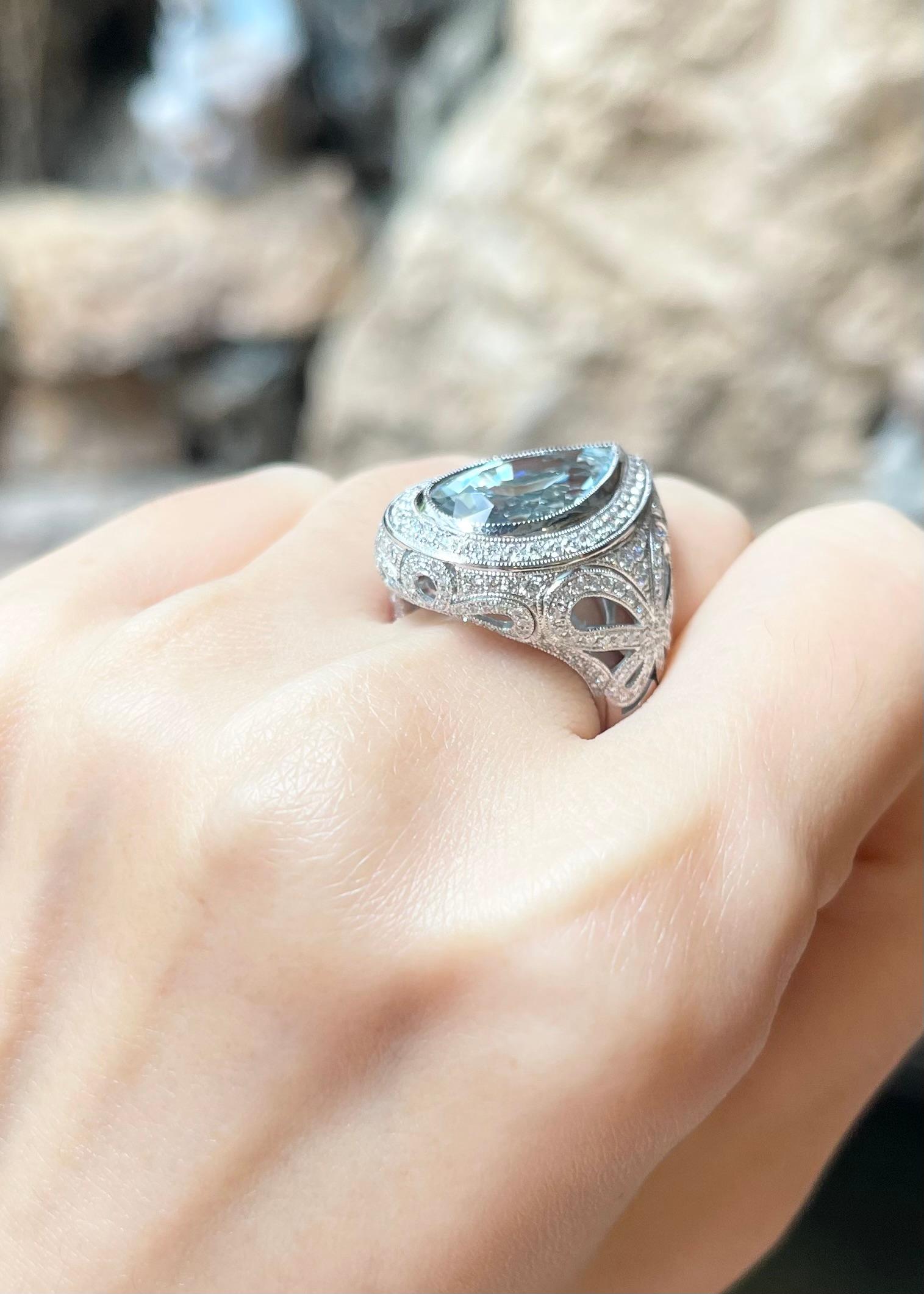 Women's or Men's Aquamarine with Diamond Ring in 18K White Gold Settings For Sale