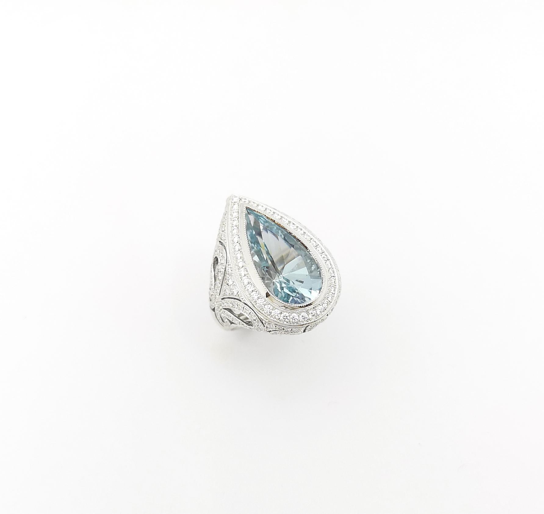 Aquamarine with Diamond Ring in 18K White Gold Settings For Sale 2