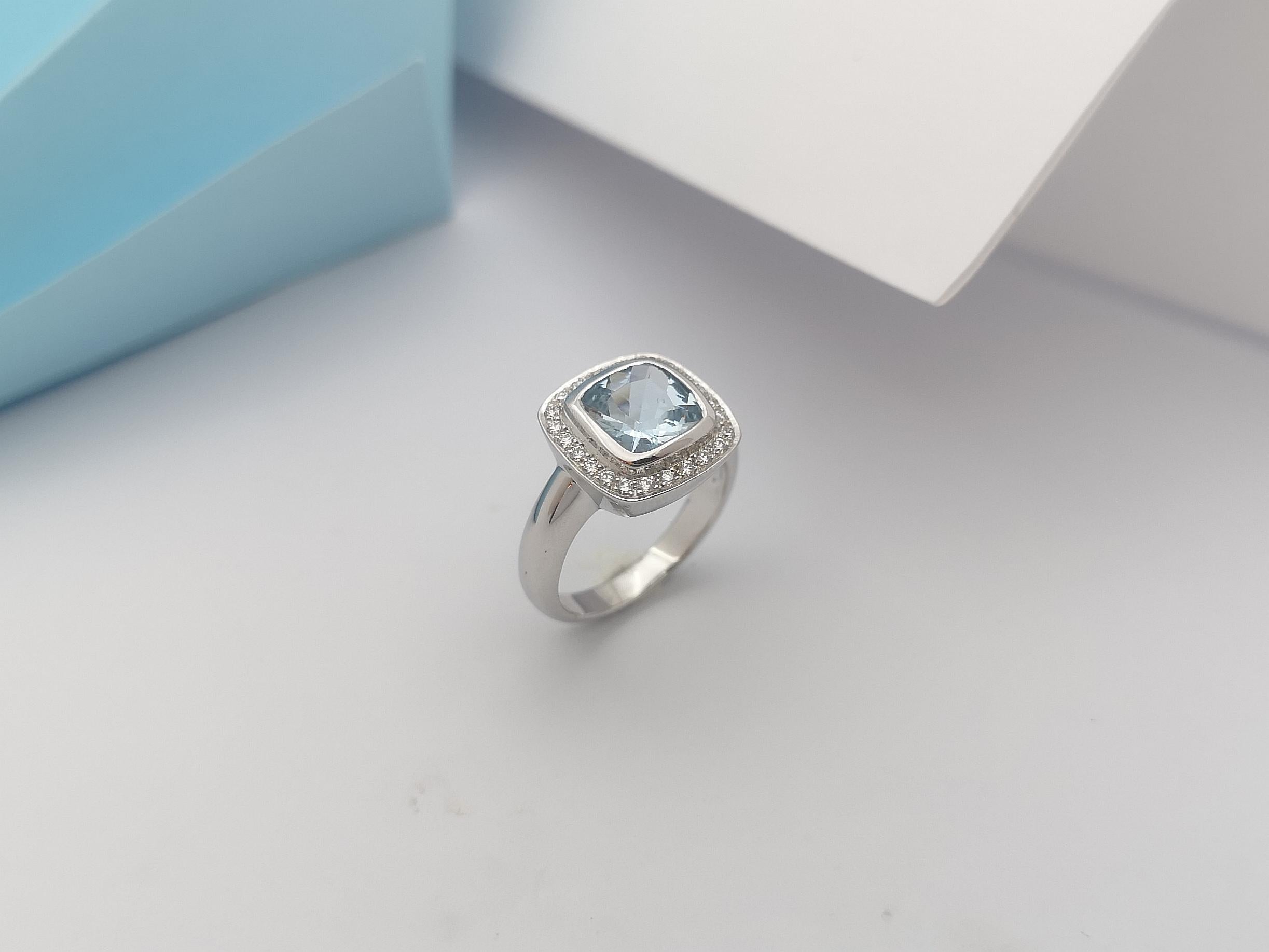 Aquamarine with Diamond Ring Set in 18 Karat White Gold Settings For Sale 6