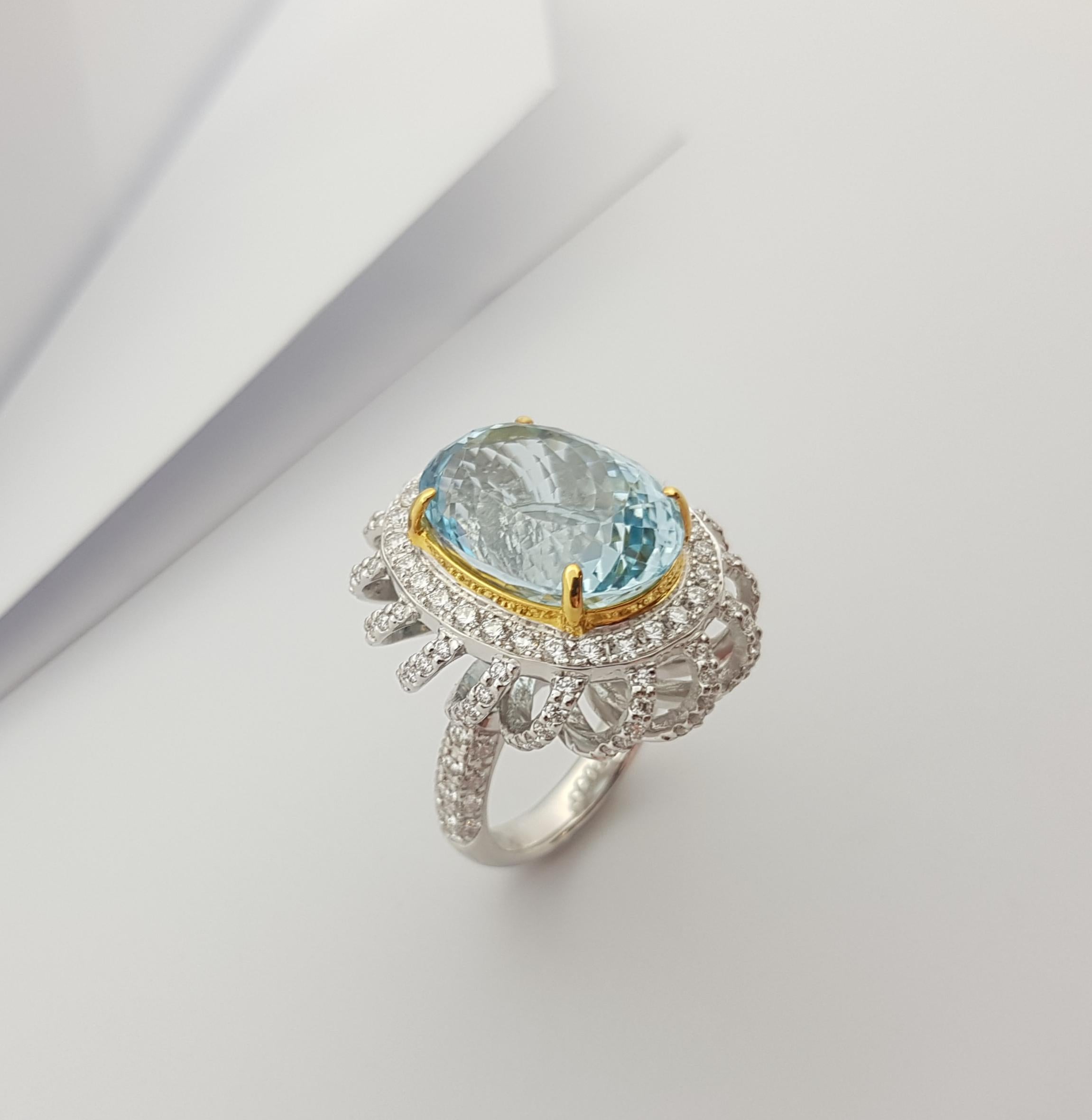 Aquamarine with Diamond Ring Set in 18 Karat White Gold Settings For Sale 6