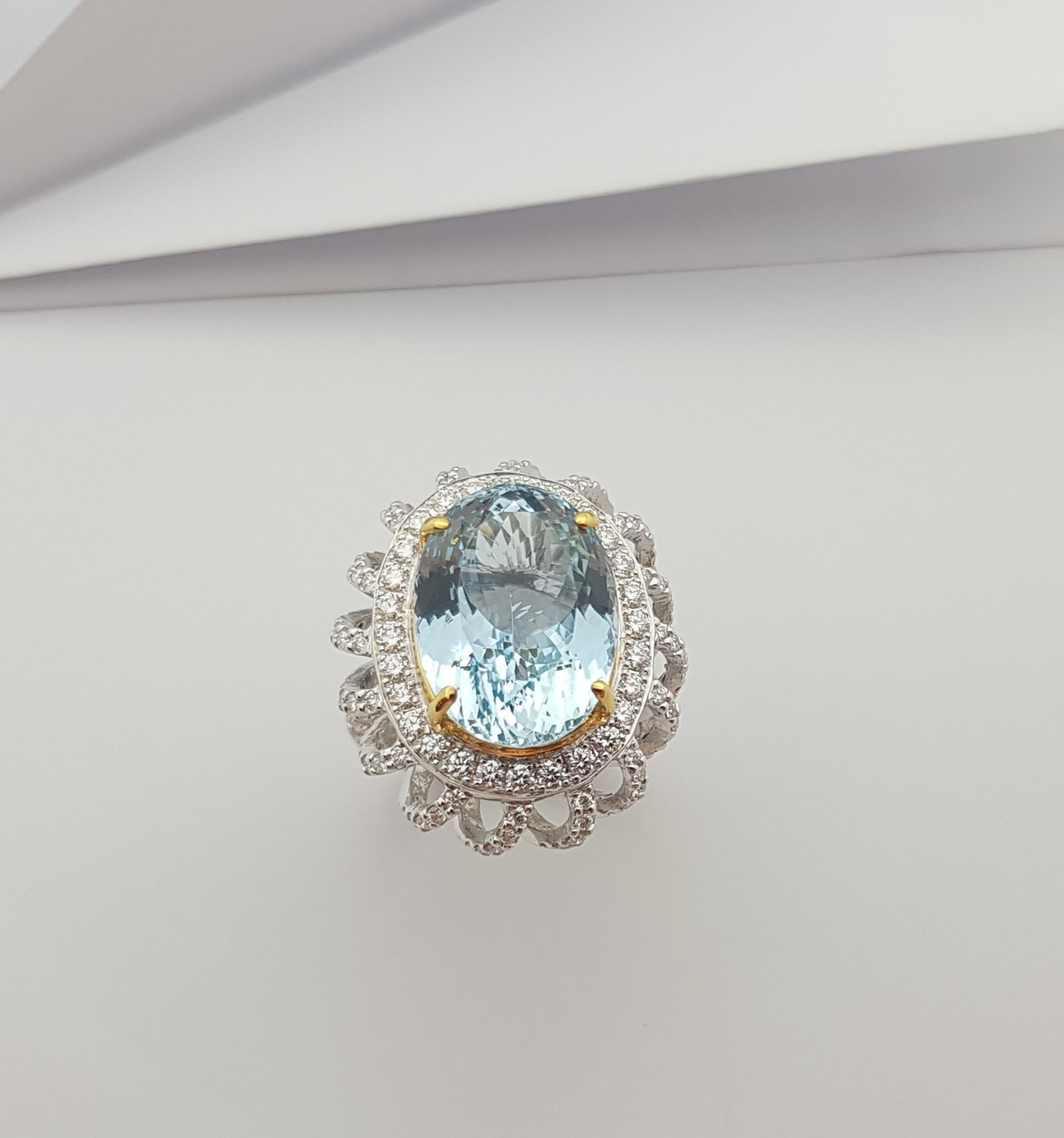 Aquamarine with Diamond Ring Set in 18 Karat White Gold Settings For Sale 7