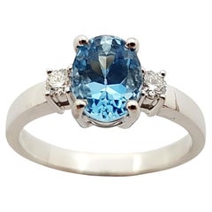 Aquamarine with Diamond Ring Set in 18 Karat White Gold Settings