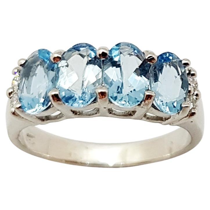Aquamarine with Diamond Ring Set in 18 Karat White Gold Settings For Sale