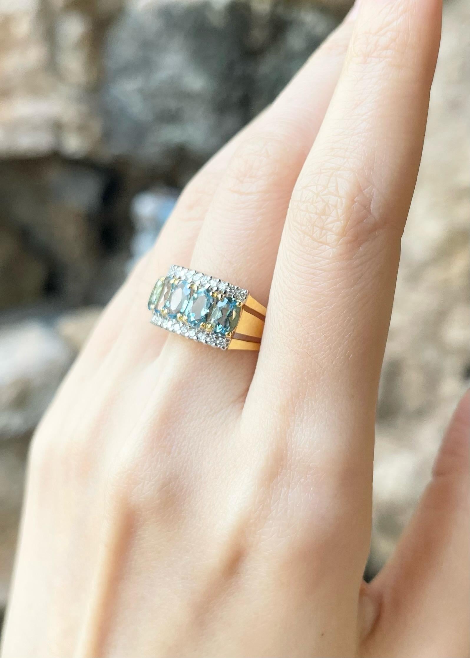 Aquamarine with Diamond Ring set in 18K Gold Settings In New Condition For Sale In Bangkok, TH