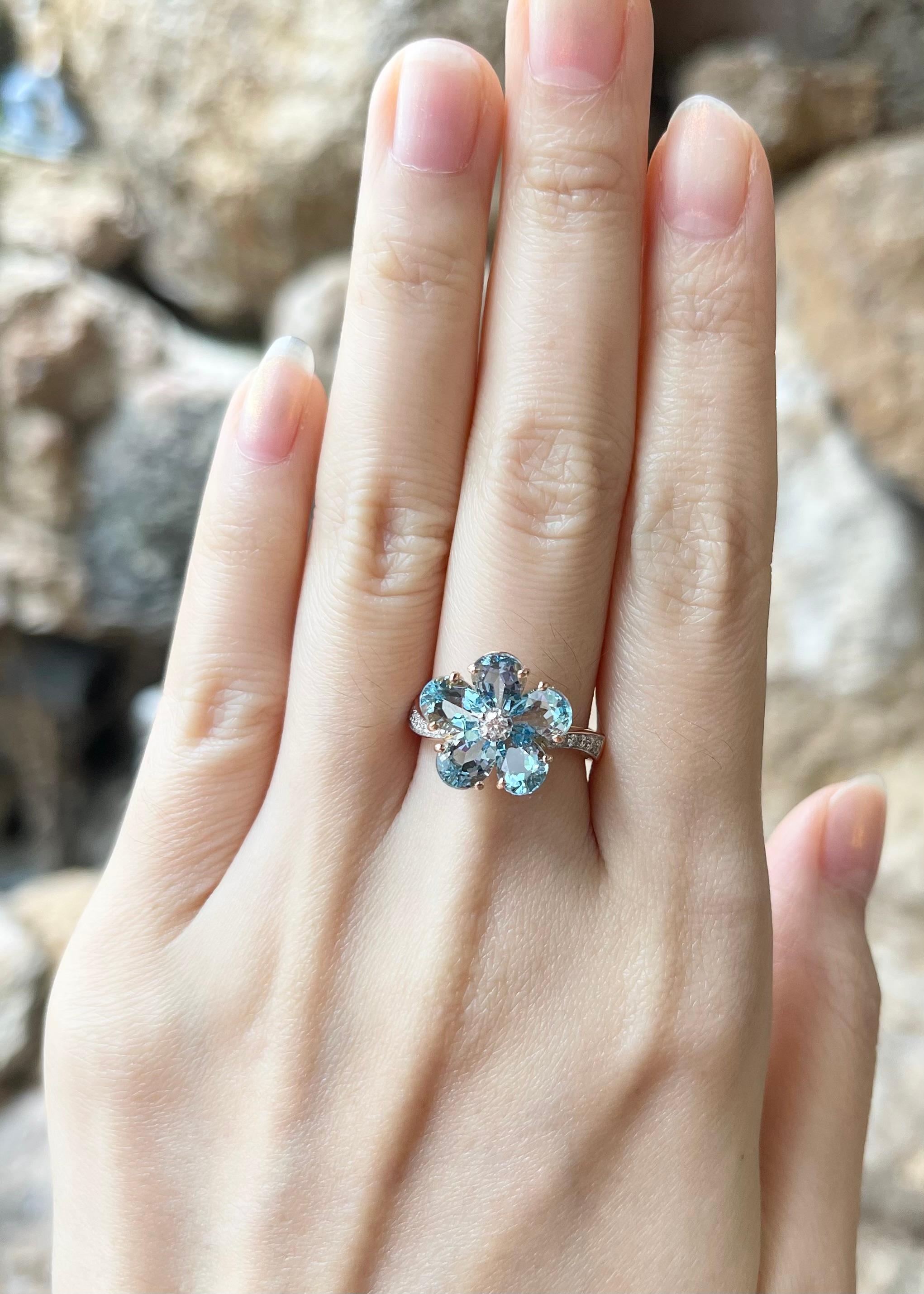 Aquamarine 3.32 carats with Diamond 0.15 carat Ring set in 18K Rose Gold Settings

Width:  1.3 cm 
Length: 1.3 cm
Ring Size: 52
Total Weight: 5.76 grams

