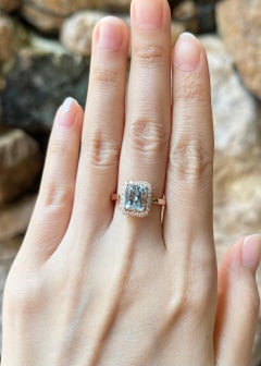 Aquamarine with Diamond Ring set in 18K Rose Gold Setting