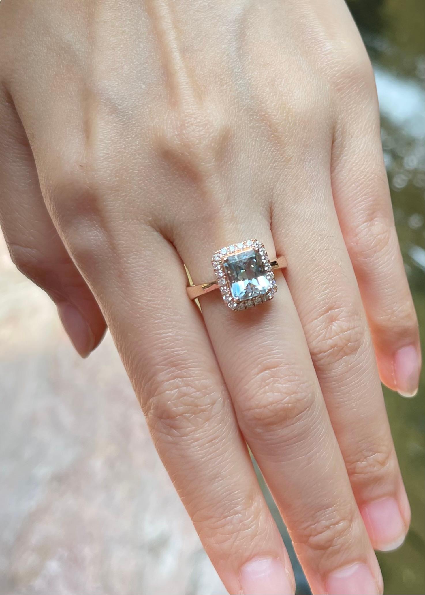 Aquamarin mit Diamantring in 18 Karat Roségold gefasst (Smaragdschliff) im Angebot