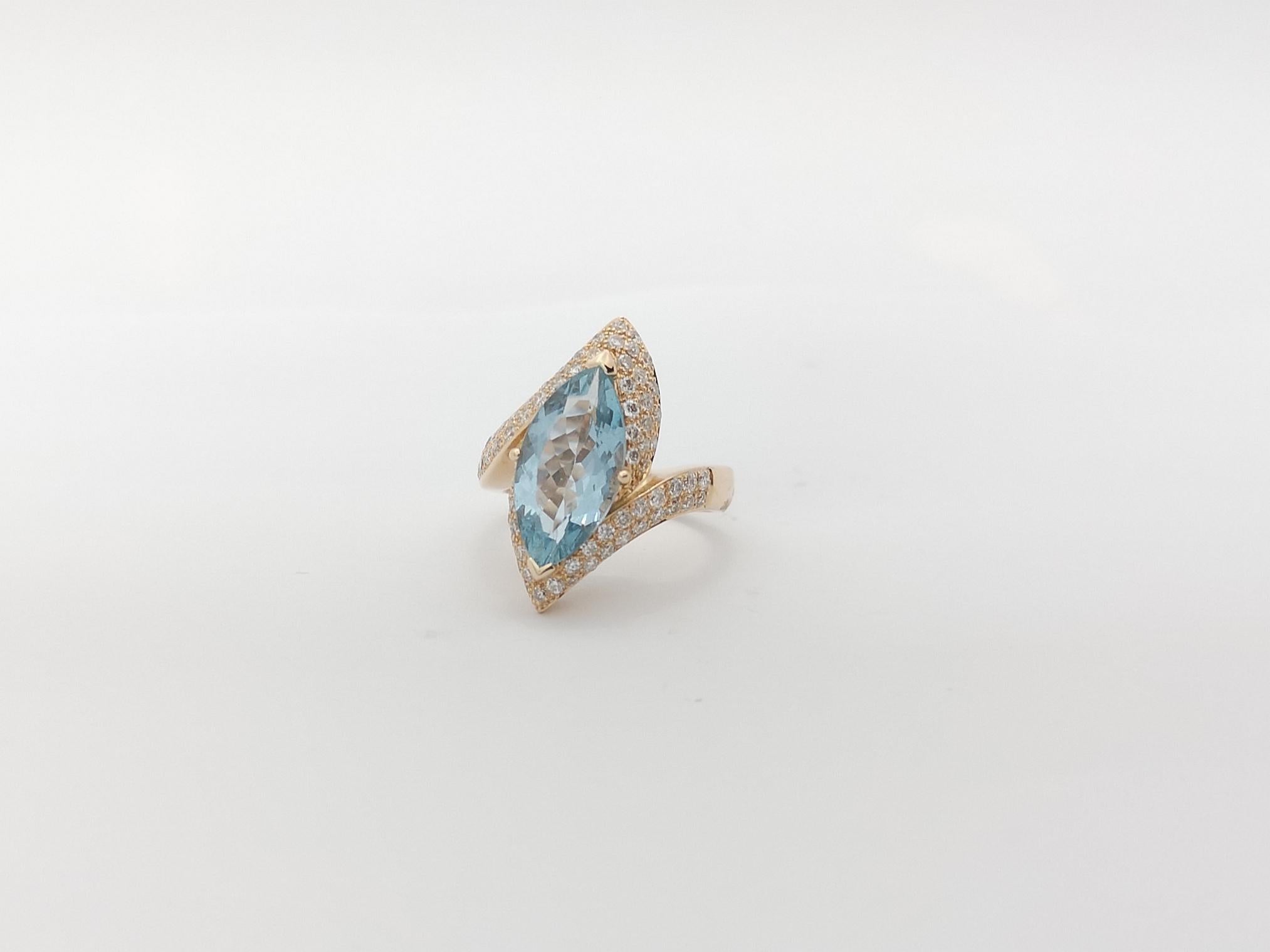 Aquamarine with Diamond Ring set in 18K Rose Gold Setting For Sale 1