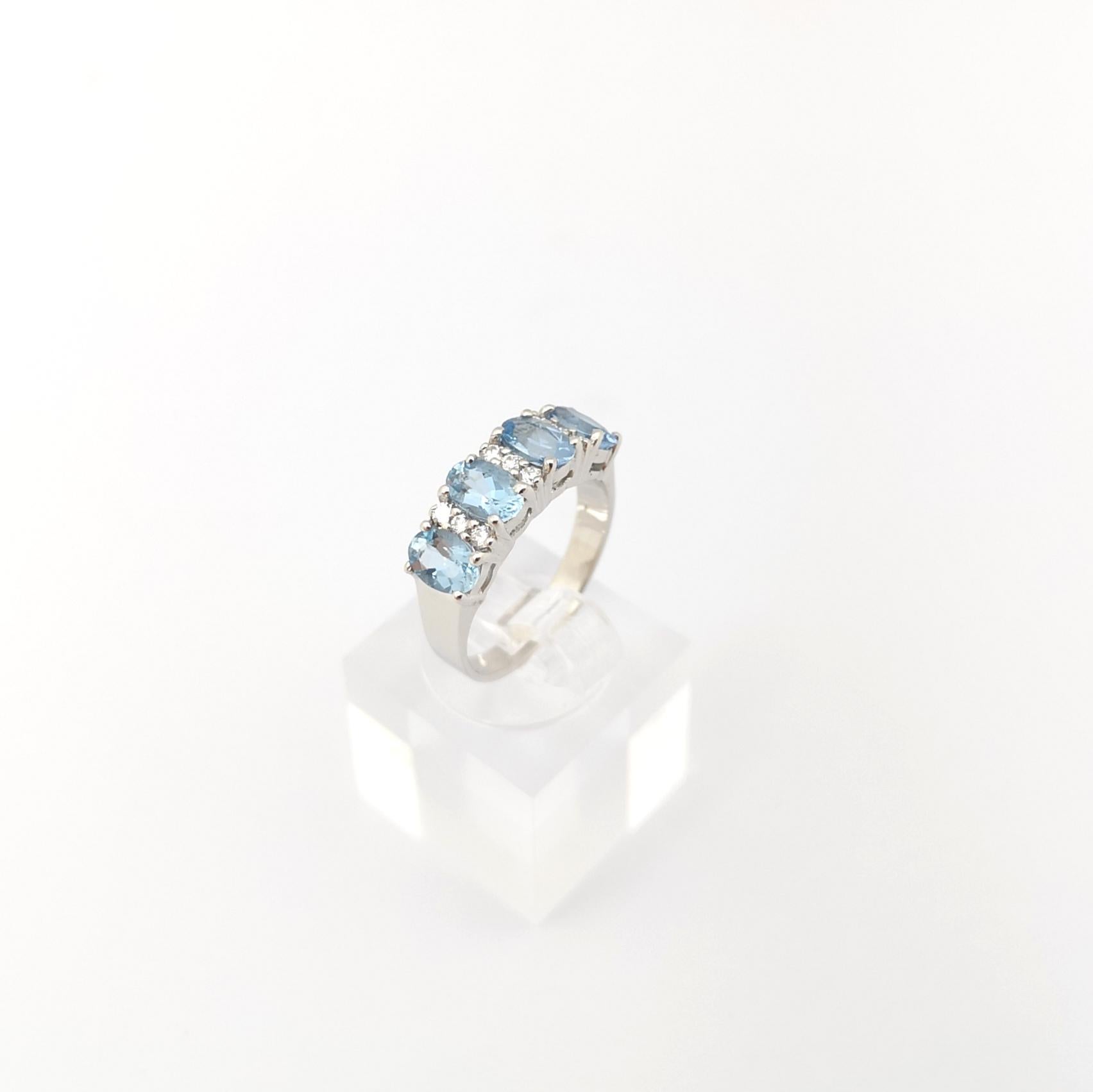 Aquamarine with Diamond Ring set in 18K White Gold Settings For Sale 5