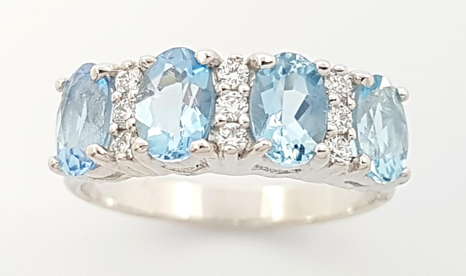 Aquamarine with Diamond Ring set in 18K White Gold Settings For Sale 6
