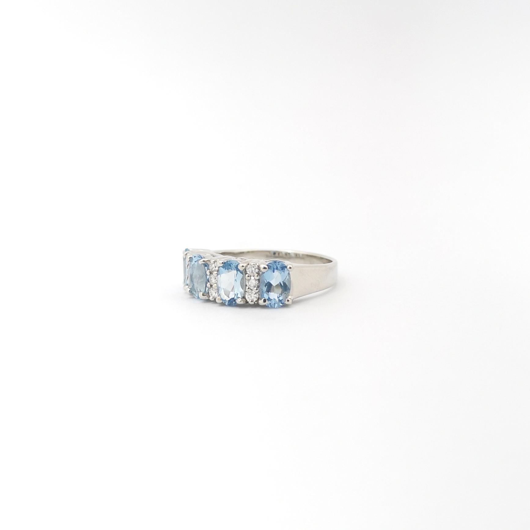 Aquamarine with Diamond Ring set in 18K White Gold Settings For Sale 7