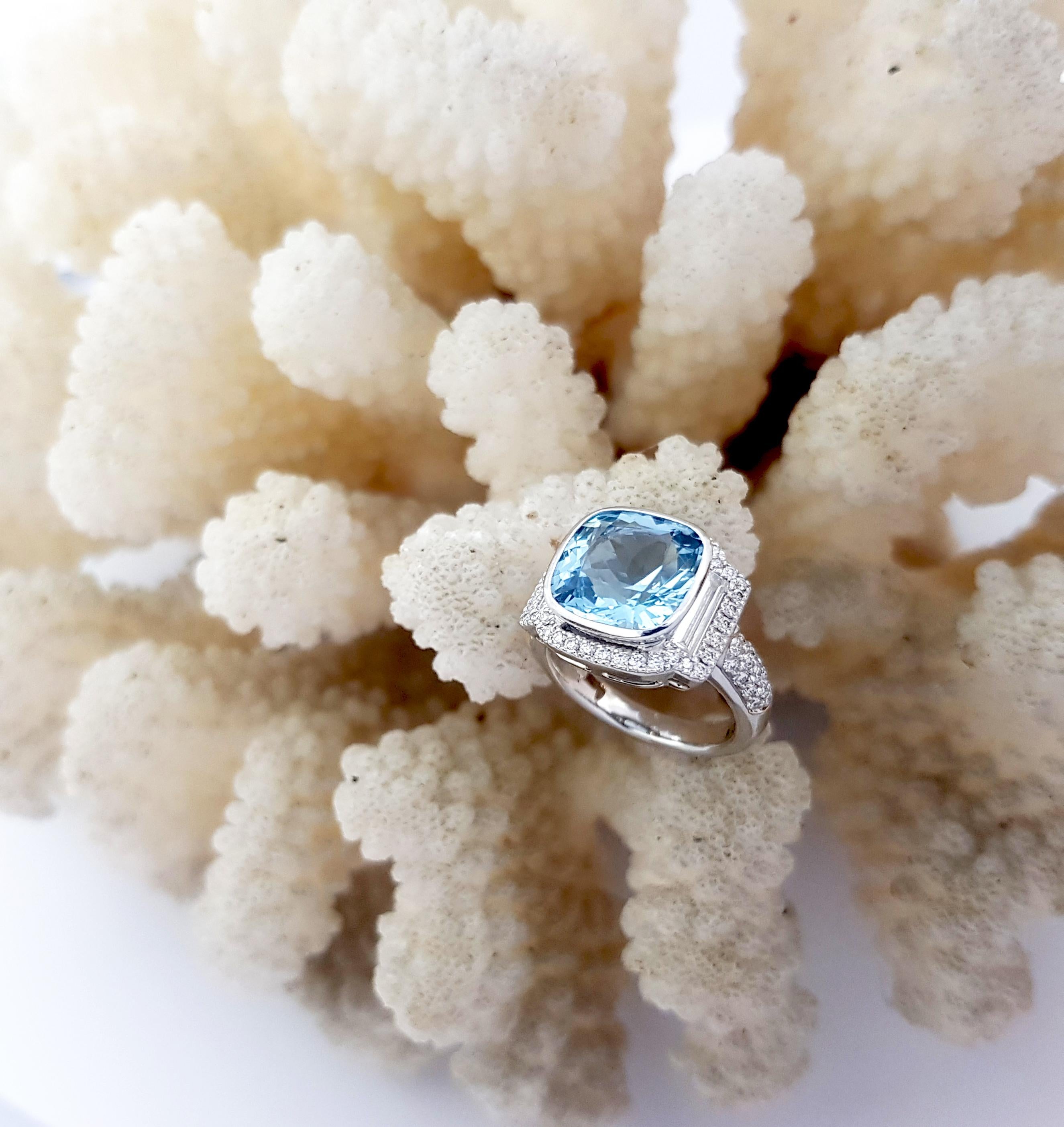 Aquamarine with Diamond Ring set in Platinum 900 Setting For Sale 10