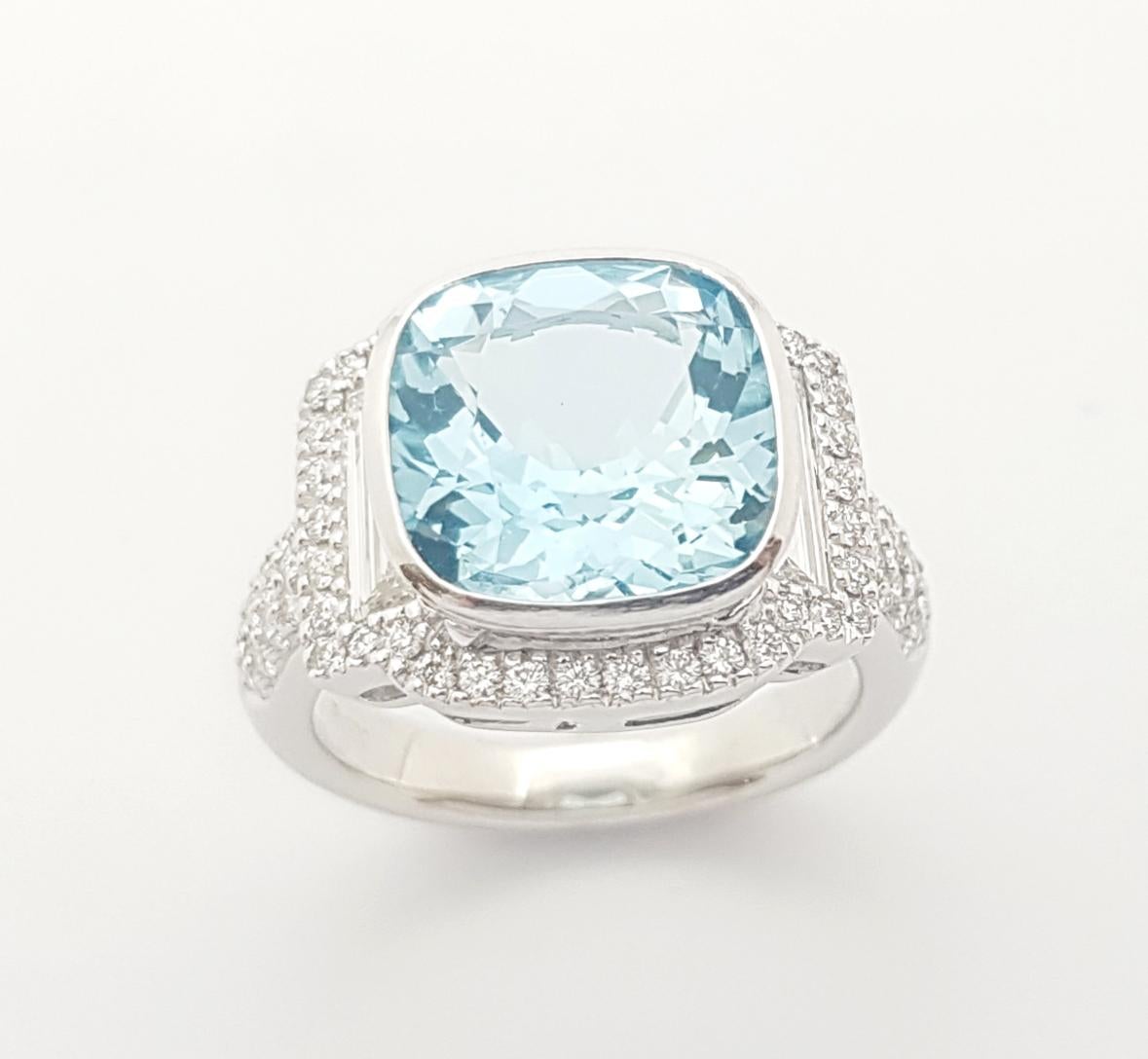 Aquamarine with Diamond Ring set in Platinum 900 Setting For Sale 3