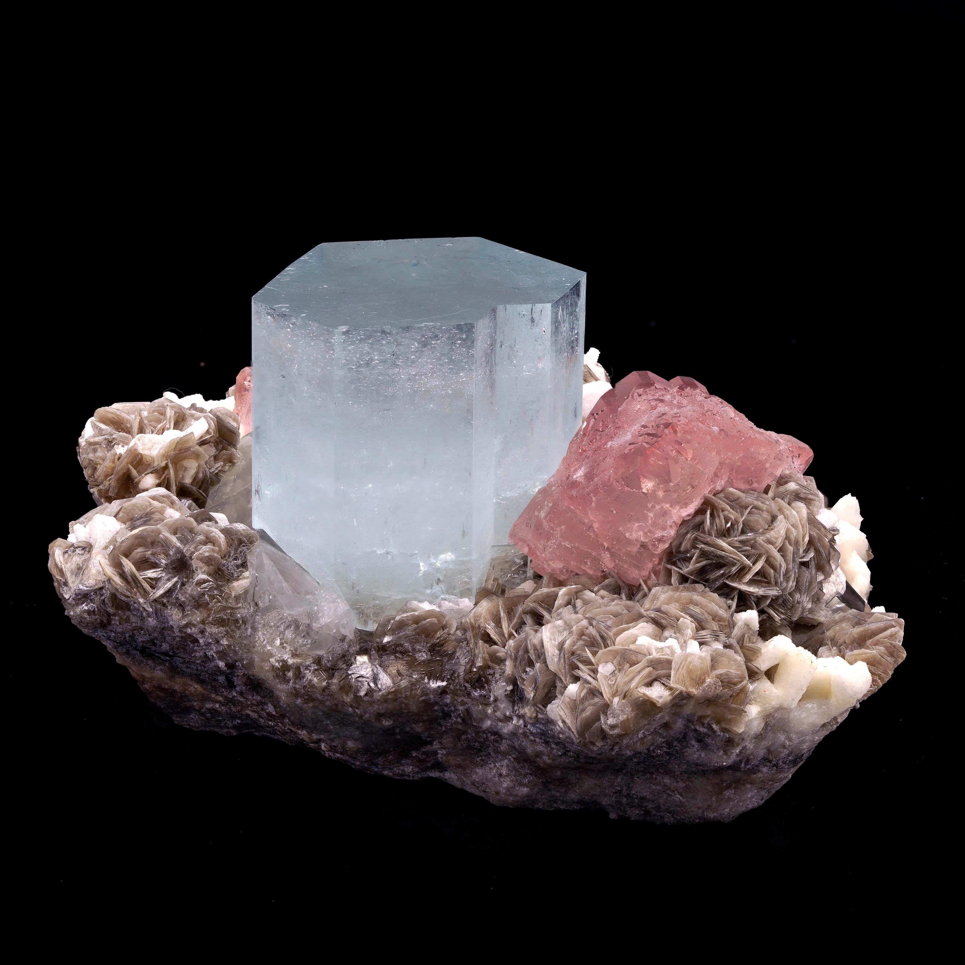 XXI secolo e contemporaneo Acquamarina con fluorite in vendita