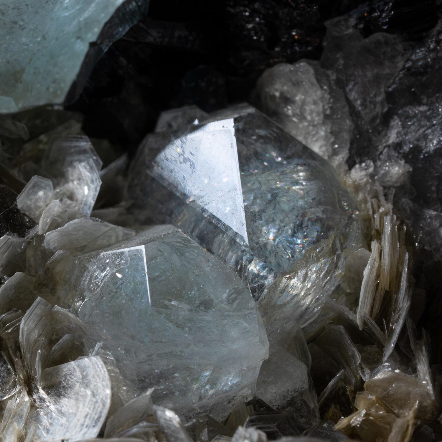 From Xuebaoding Mountain near Pingwu, Sichuan Province, China

Lustrous light blue aquamarine crystals with composed of bladed silvery muscovite crystal in a radiating sprays. The aquamarine is fully terminated with glassy luster faces.

 
Weight: