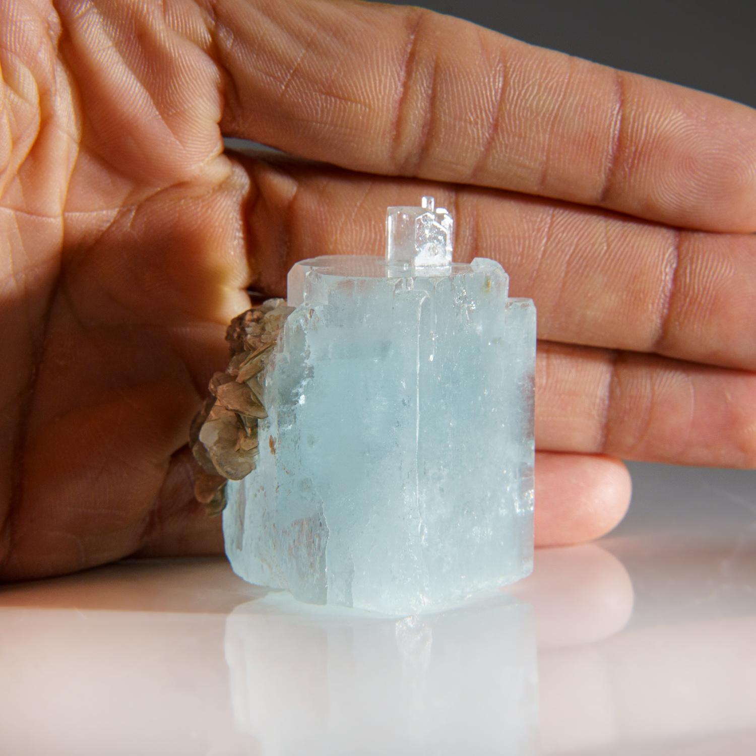 Aquamarine with Muscovite From Nagar, Hunza Valley, Gilgit-Baltistan, Pakistan In Excellent Condition For Sale In New York, NY