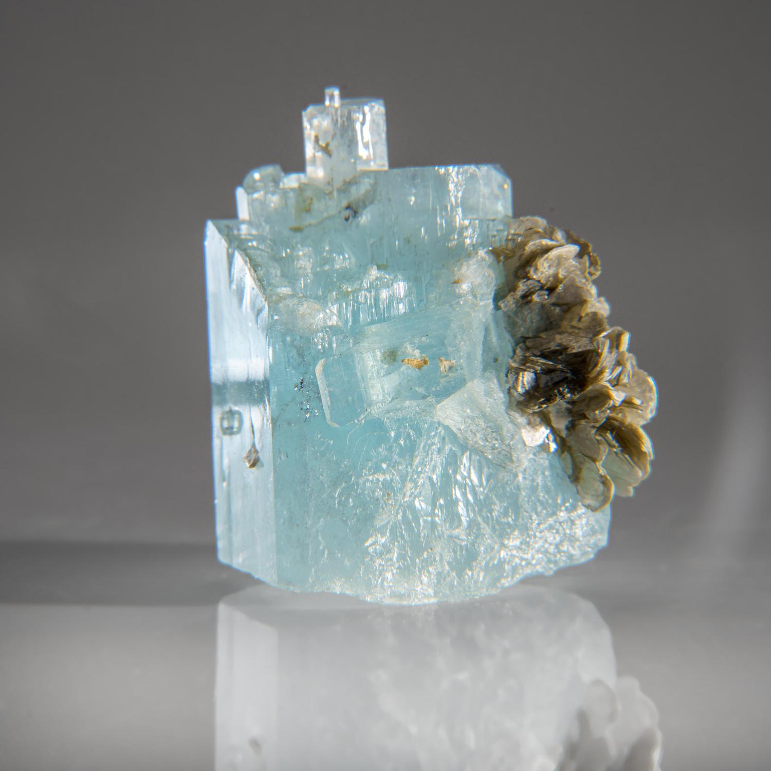 Other Aquamarine with Muscovite From Nagar, Hunza Valley, Gilgit-Baltistan, Pakistan For Sale
