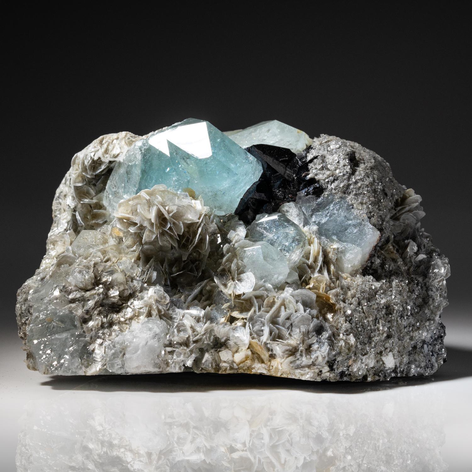 Other Aquamarine on Muscovite from Pingwu, Sichuan Province, China For Sale