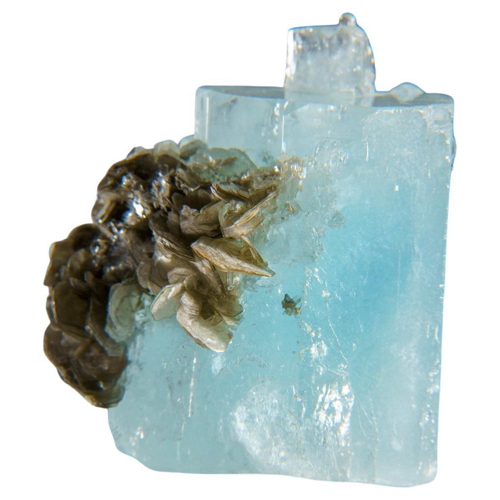 Aigue-marine avec muscovite de Nagar, vallée de la Hunza, Gilgit-Baltistan, Pakistan en vente