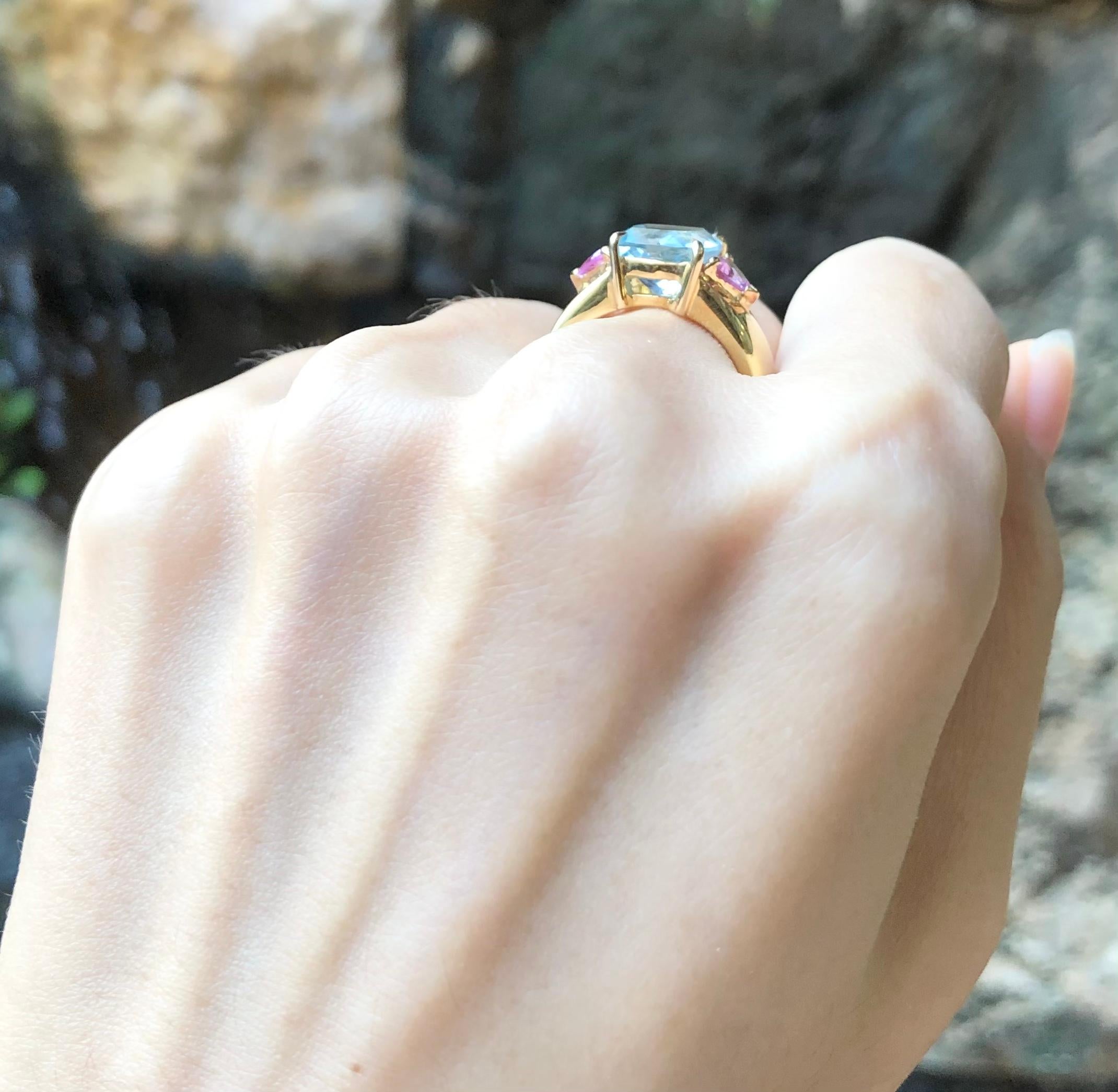 Mixed Cut Aquamarine with Pink Sapphire Ring Set in 18 Karat Gold Settings For Sale