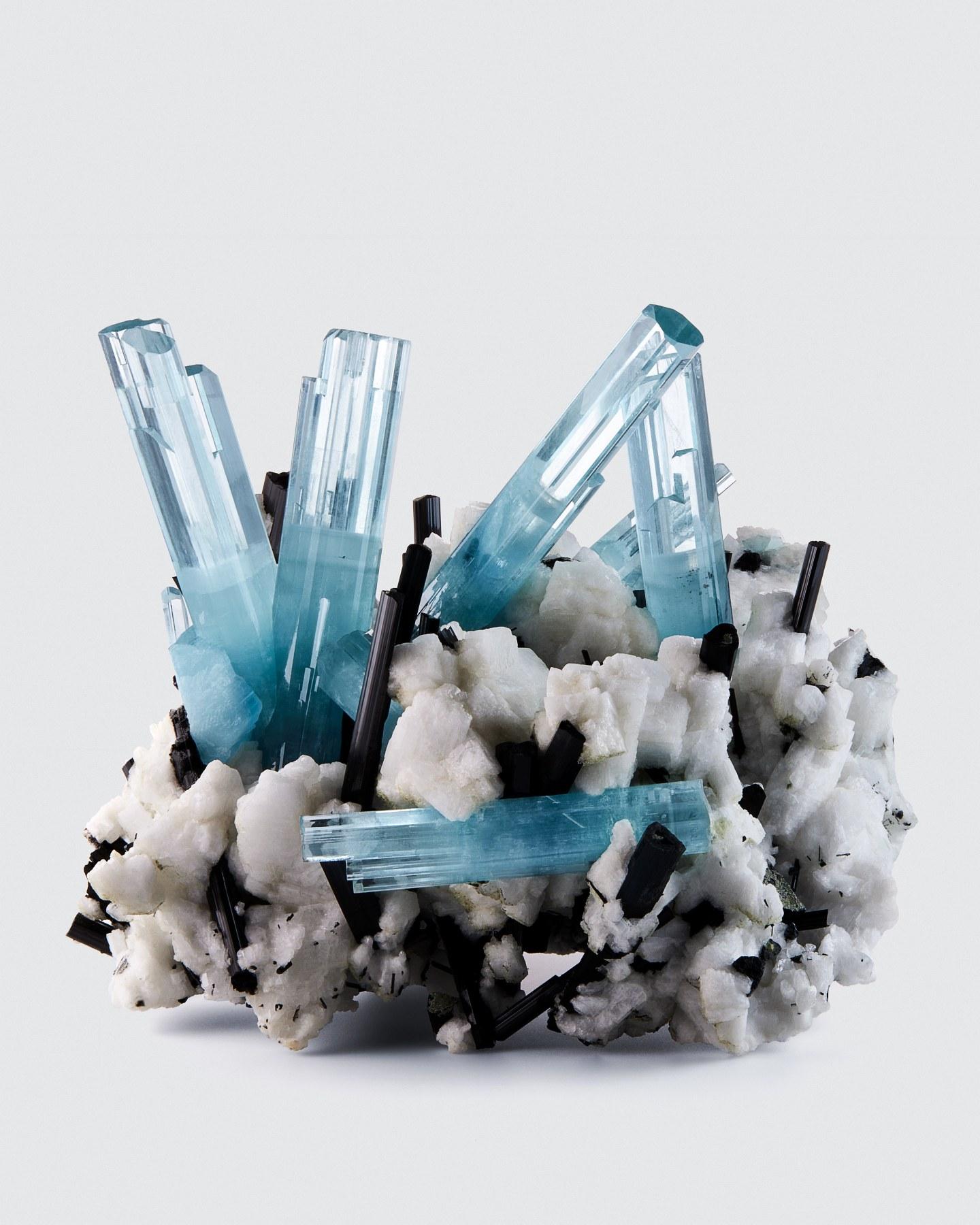 Aguamarina con Schorl sobre Ortoclasa, Pakistán en Excelente estado para la venta en New York, NY