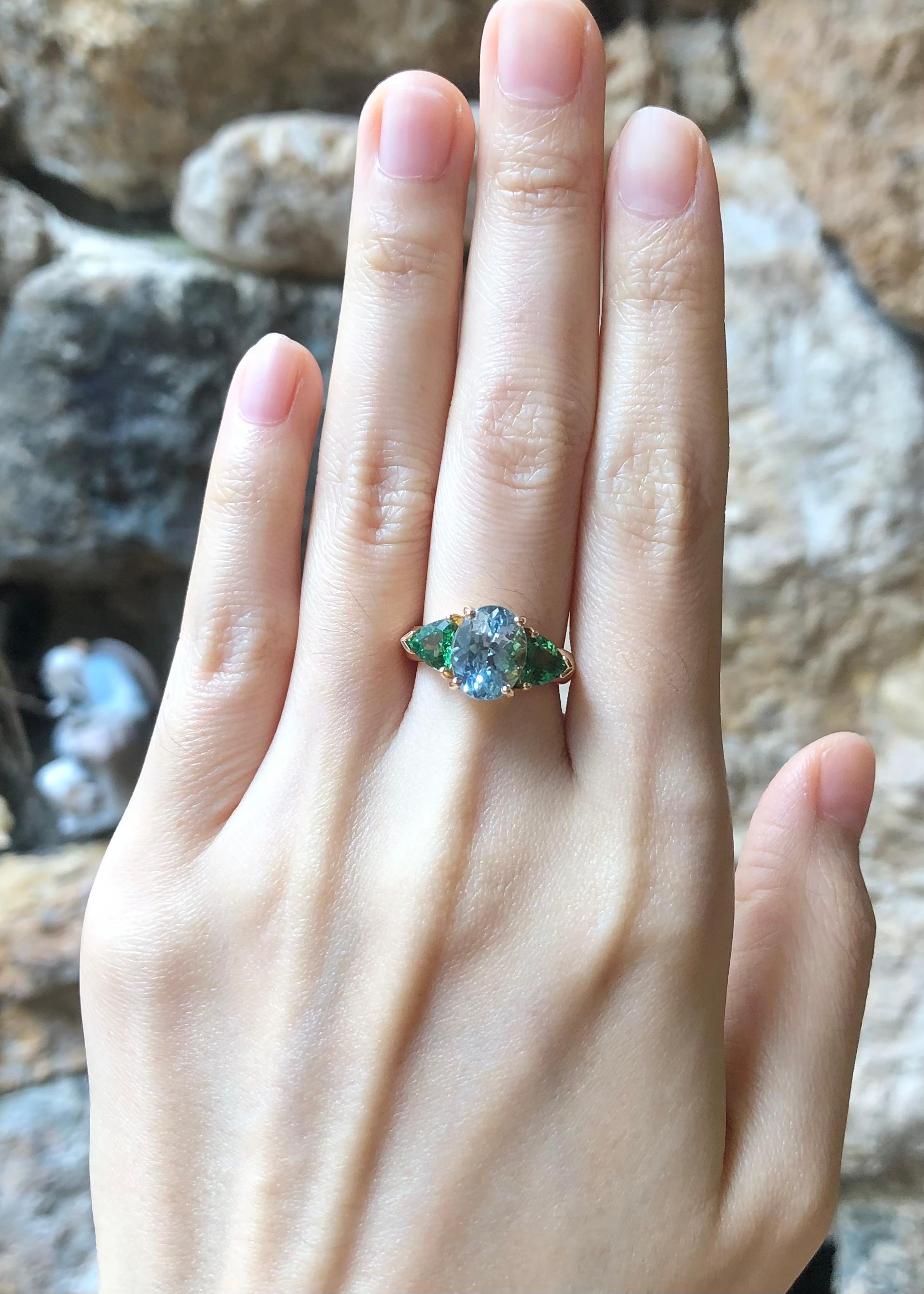 Contemporary Aquamarine with Tsavorite Ring set in 18K Rose Gold Settings For Sale