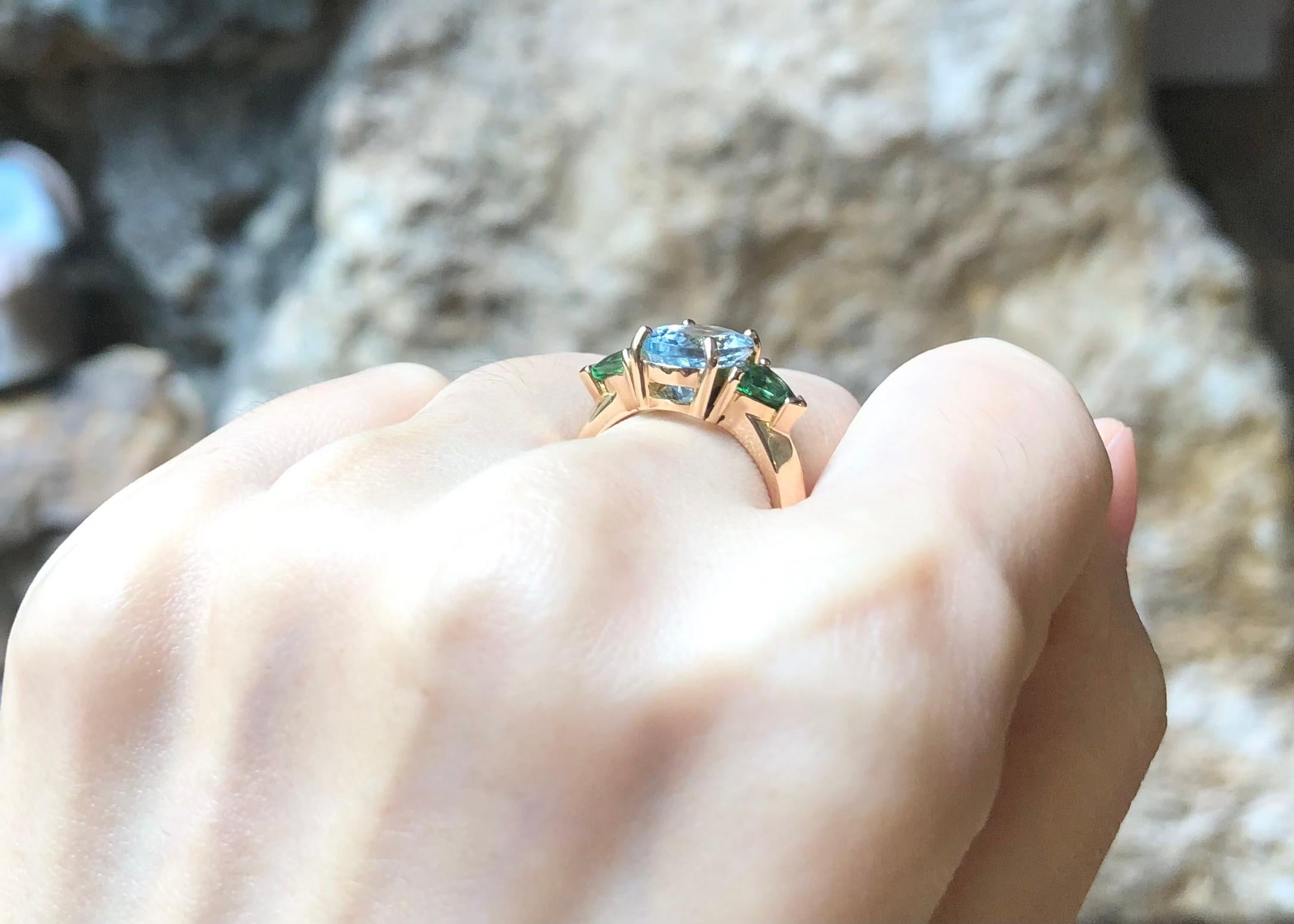 Aquamarine with Tsavorite Ring set in 18K Rose Gold Settings In New Condition For Sale In Bangkok, TH
