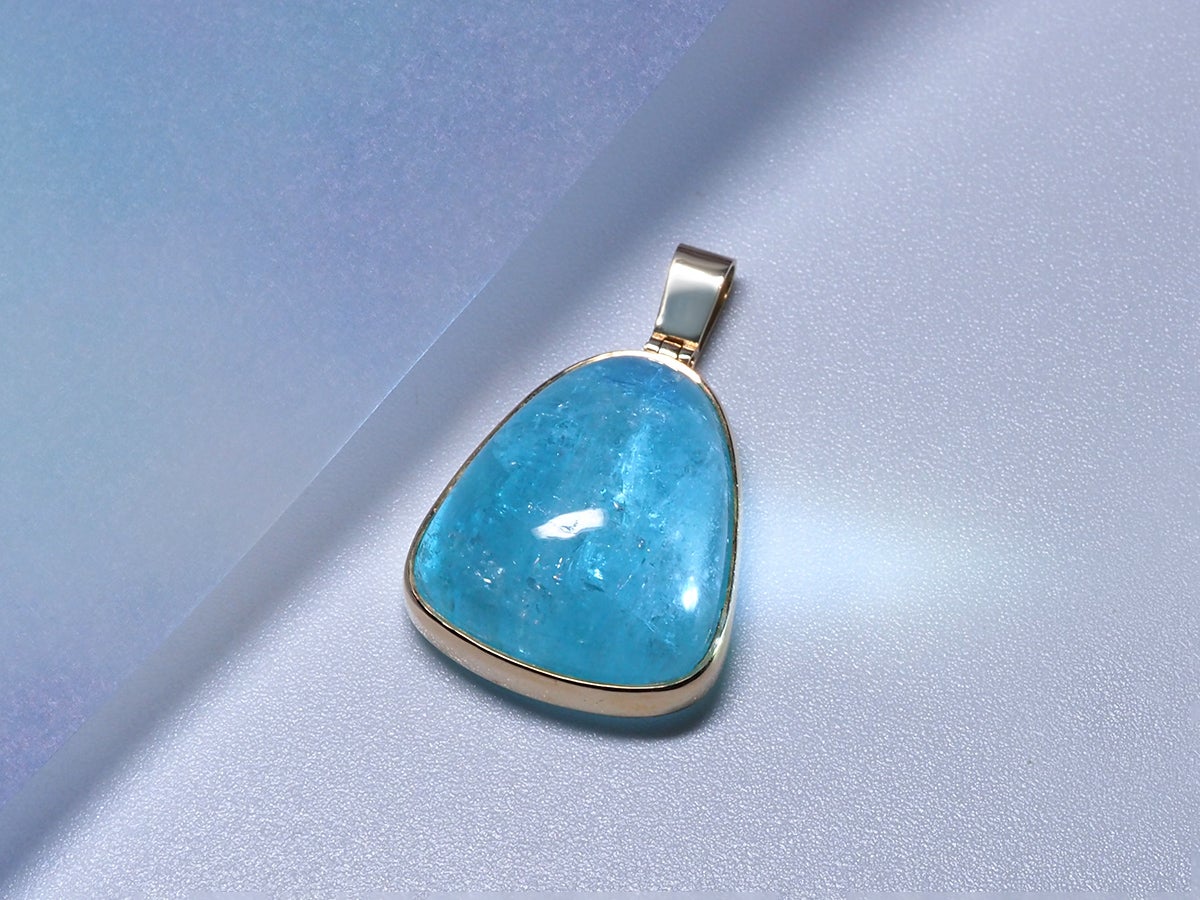 Aguamarina Colgante Oro Amarillo Cabujón Gema Azul Verde Minimalismo Unisex en venta 4